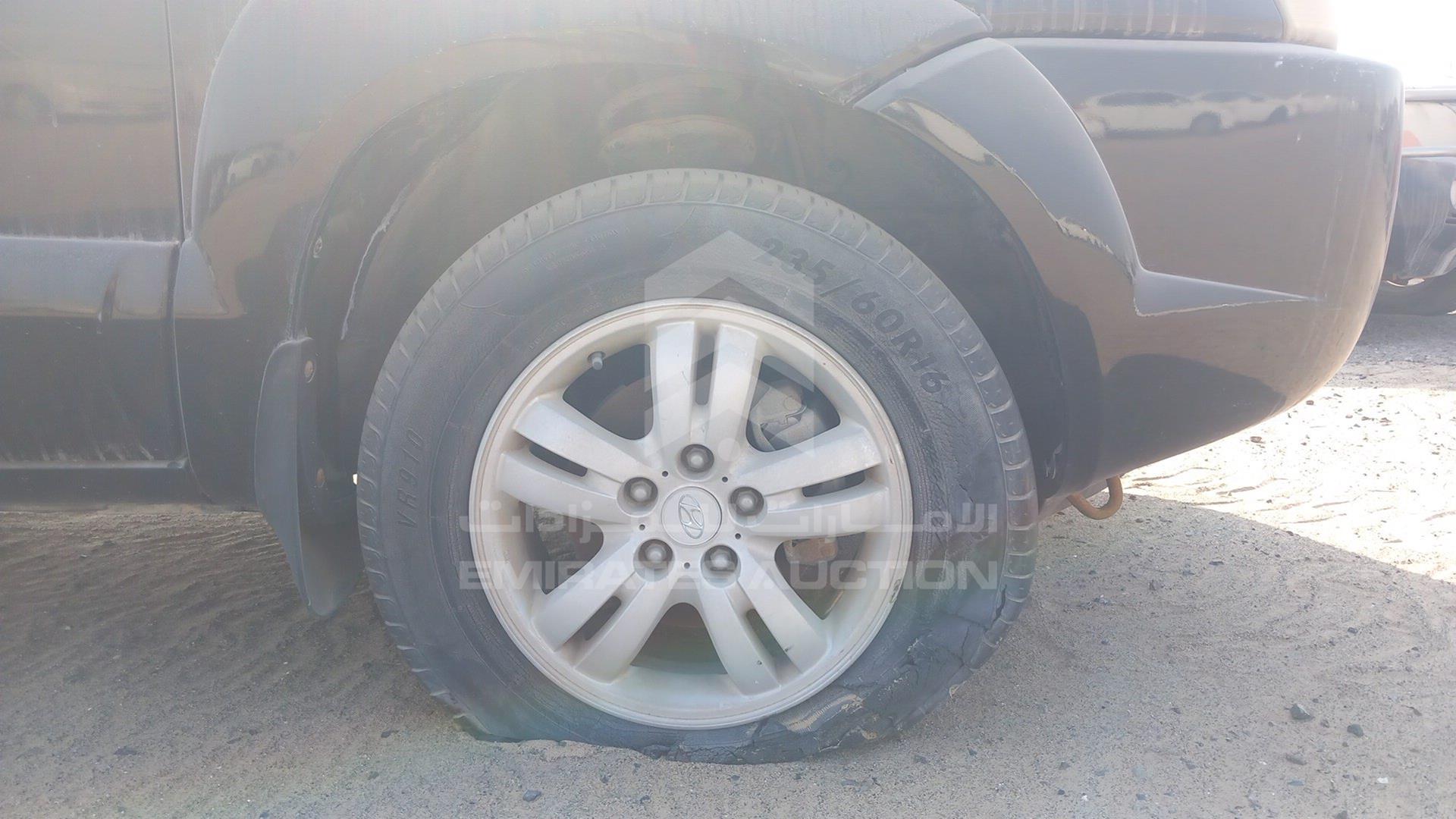 2007 HYUNDAI TUCSON VIN: KMHJM81B37U642959
