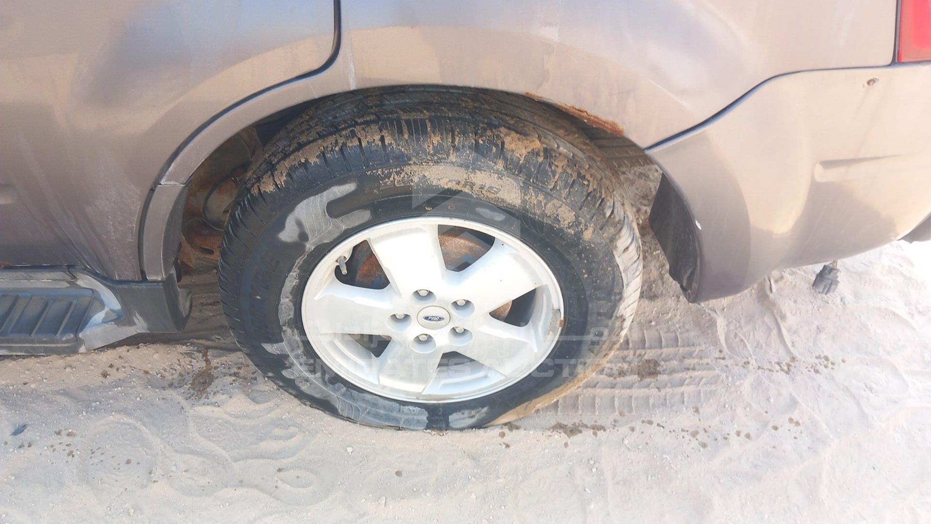 2012 FORD ESCAPE VIN: 1FMCU9DG5CKB60263
