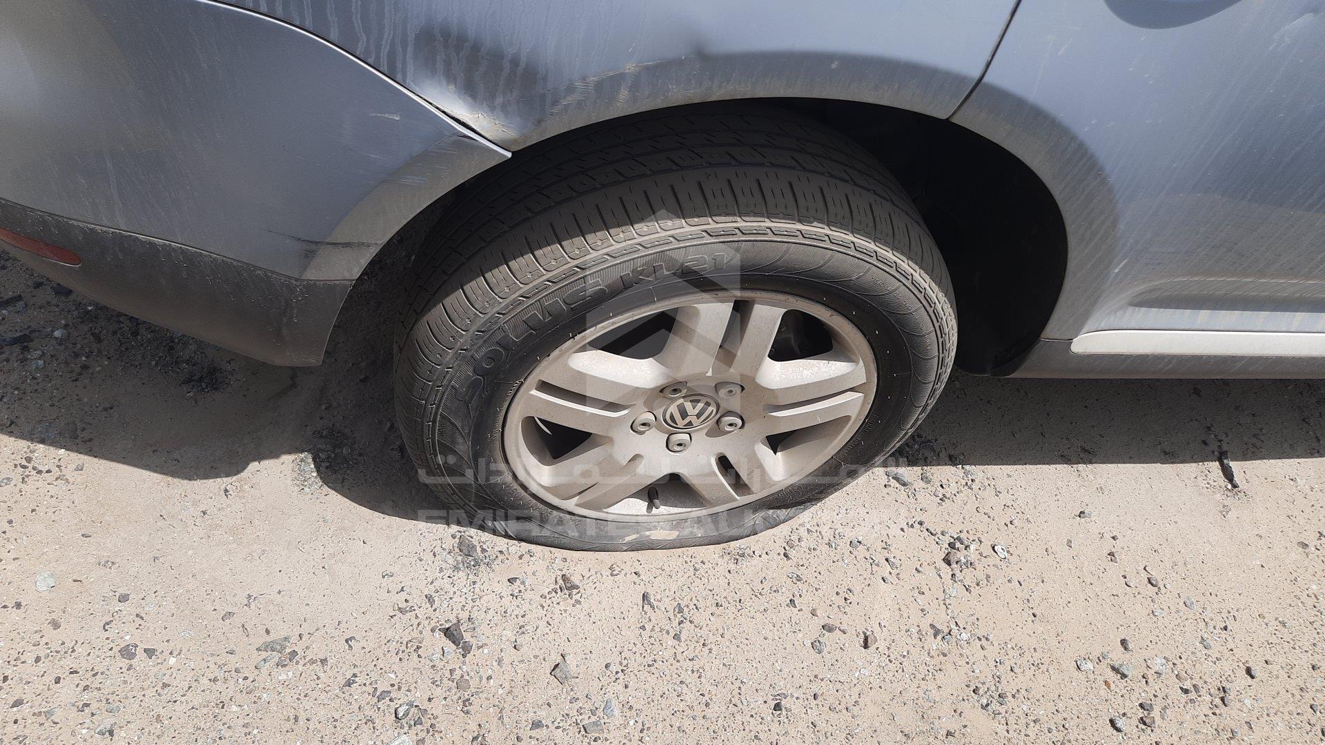 WVGAE27L06D048337 - 2006 Volkswagen Touareg - #353928