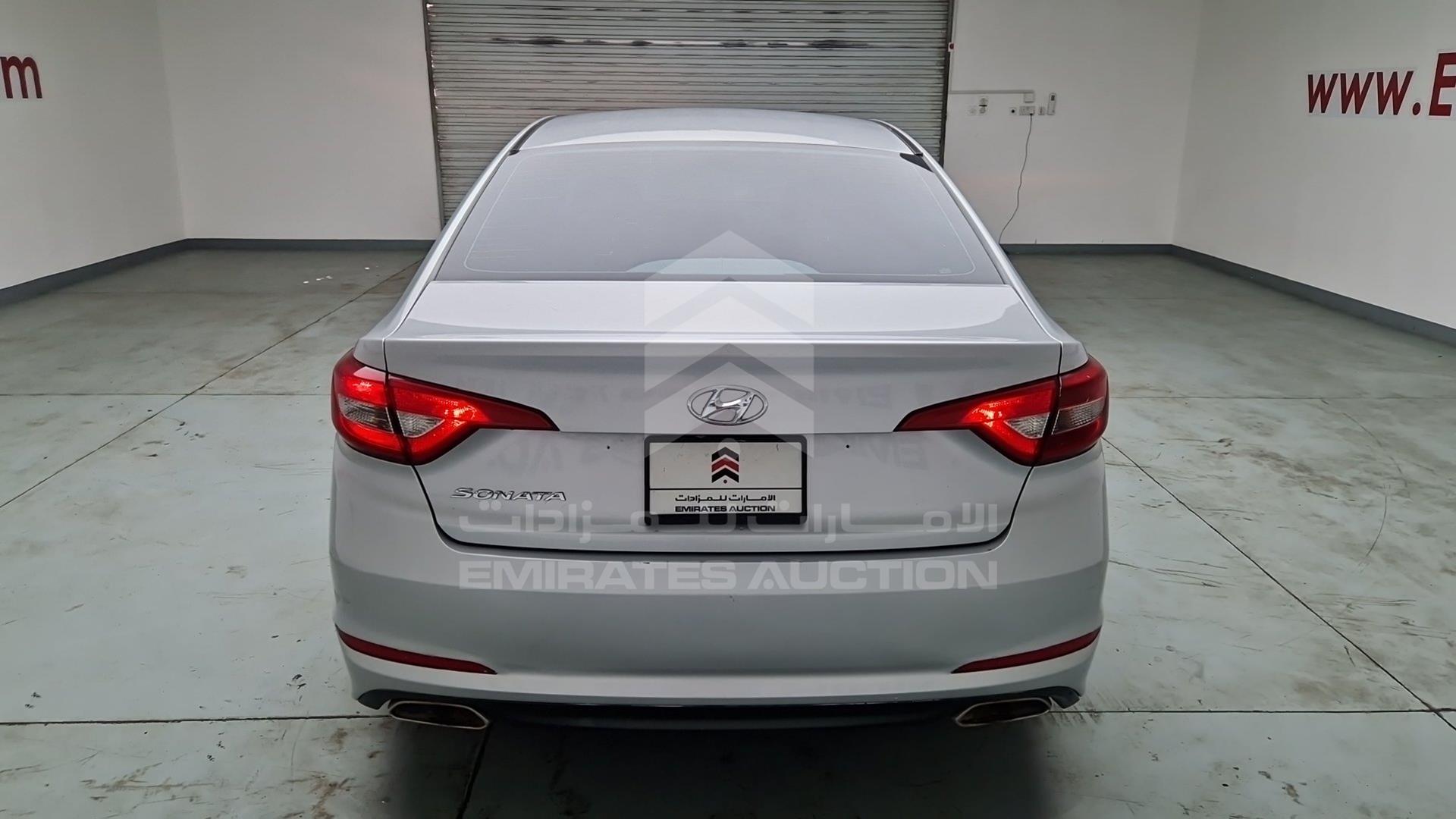 2016 HYUNDAI SONATA VIN: KMHE241G9GA207828
