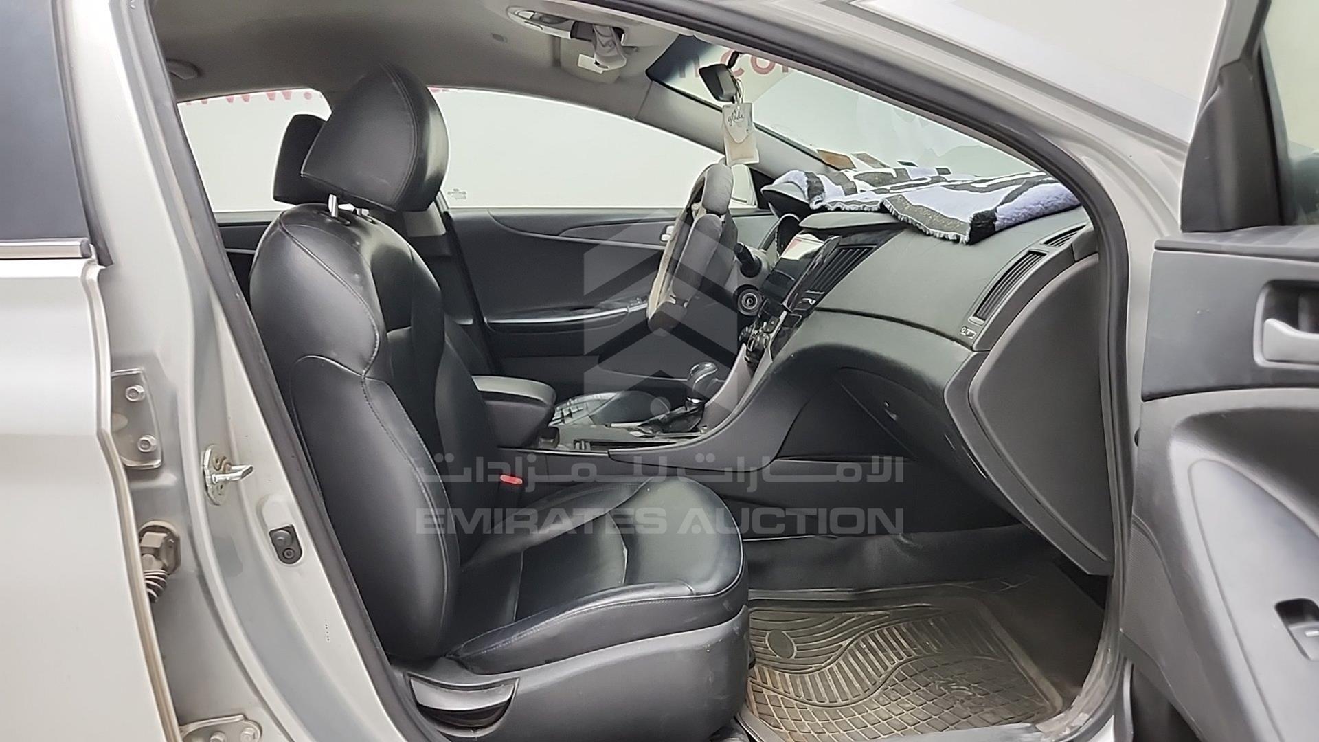 2012 HYUNDAI SONATA VIN: KMHEC41LBCA417898