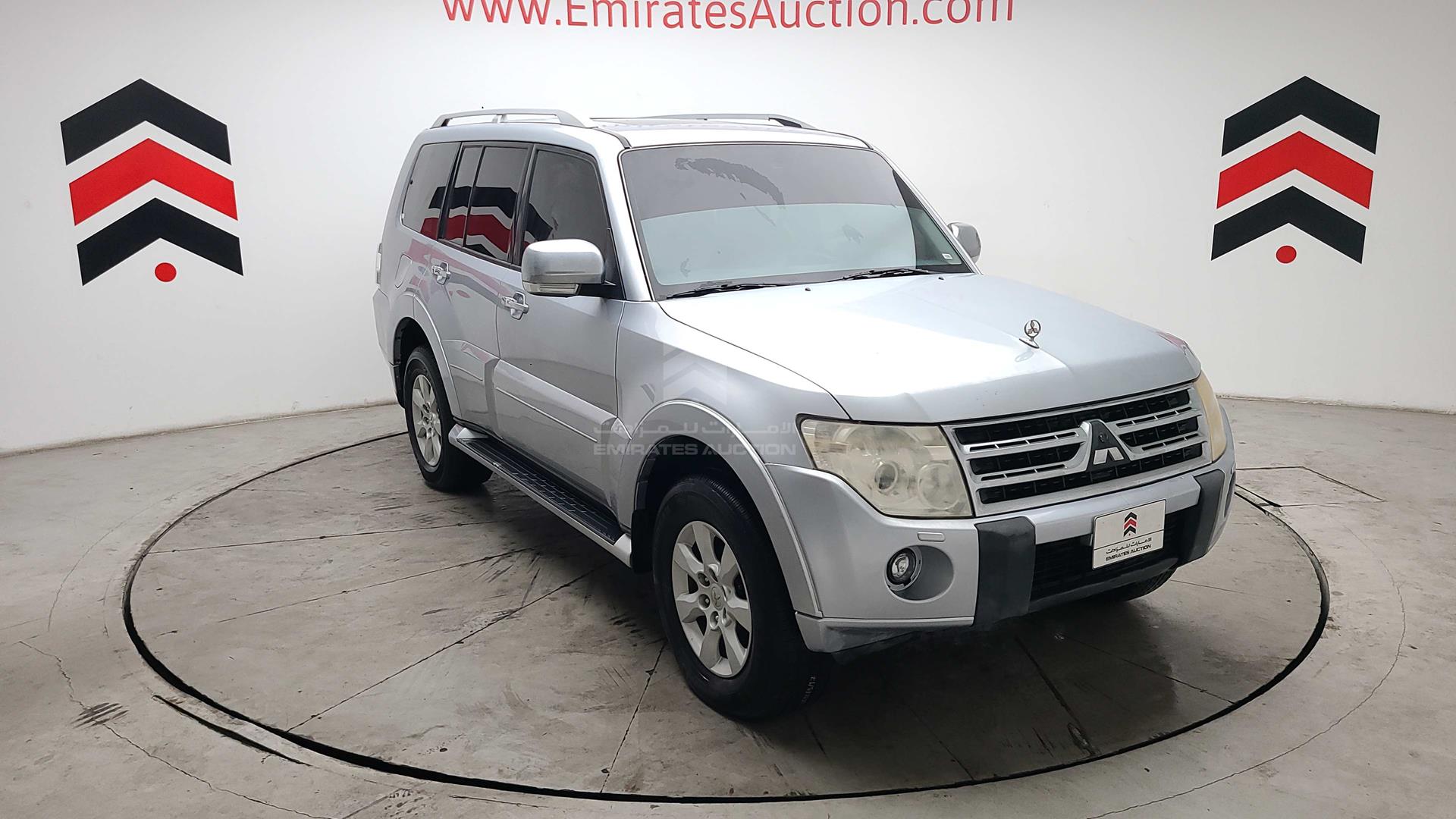 2011 MITSUBISHI PAJERO VIN: JMYLRV95WBJ704959