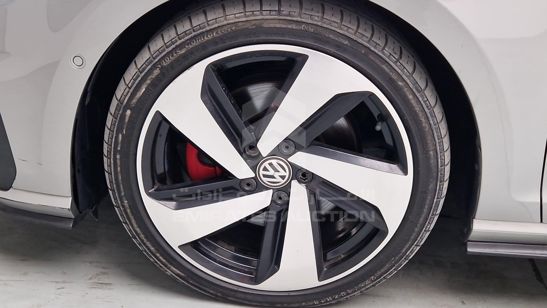 2018 VOLKSWAGEN GOLF VIN: WVWFL2AU7JW034126