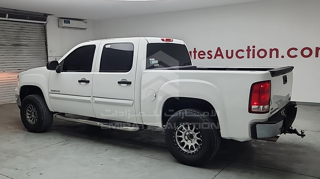 2011 GMC Sierra — Rear Left Angle — Photo 6