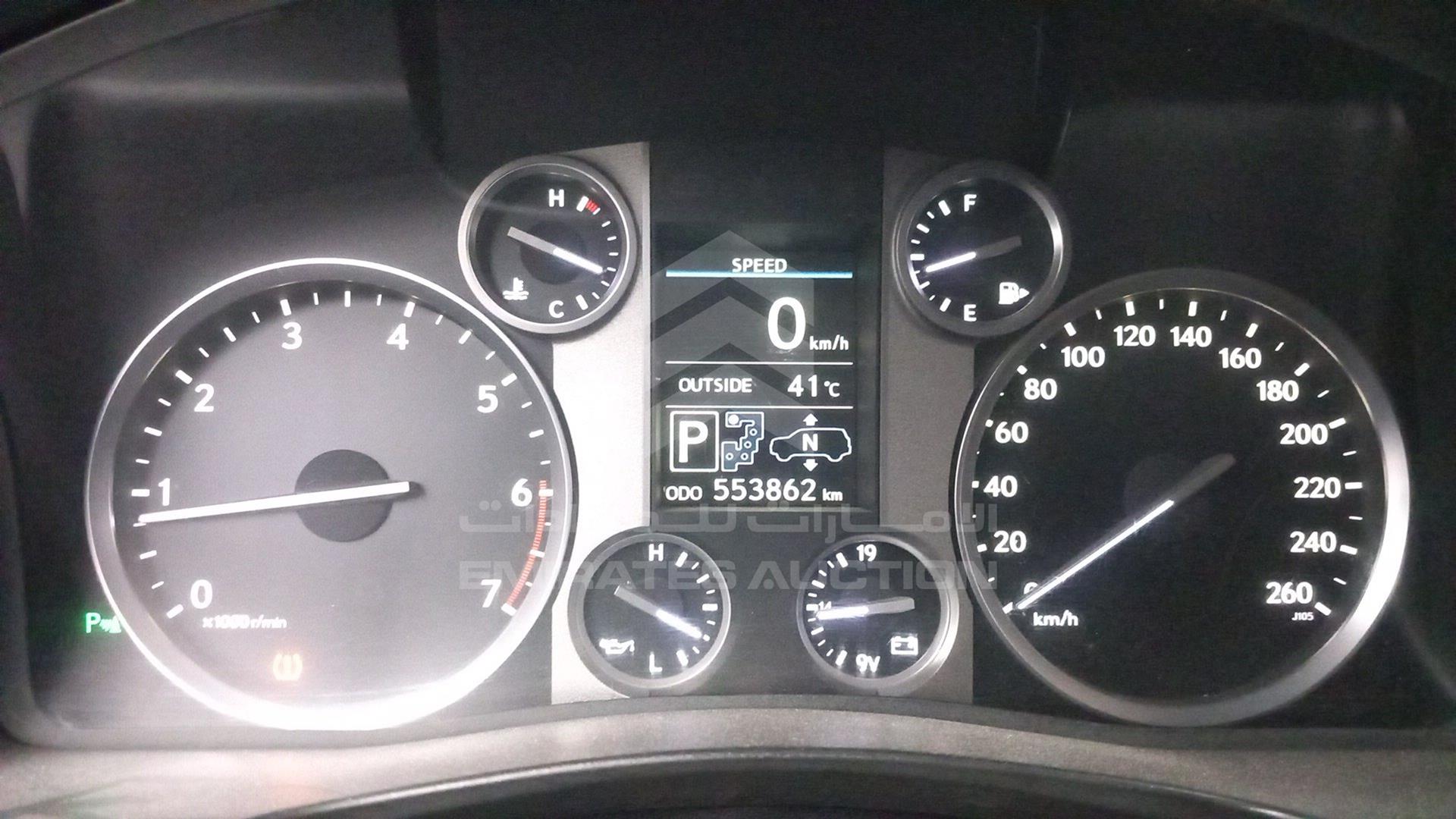 2014 LEXUS LX 570 VIN: JTJHY00W2E4138734