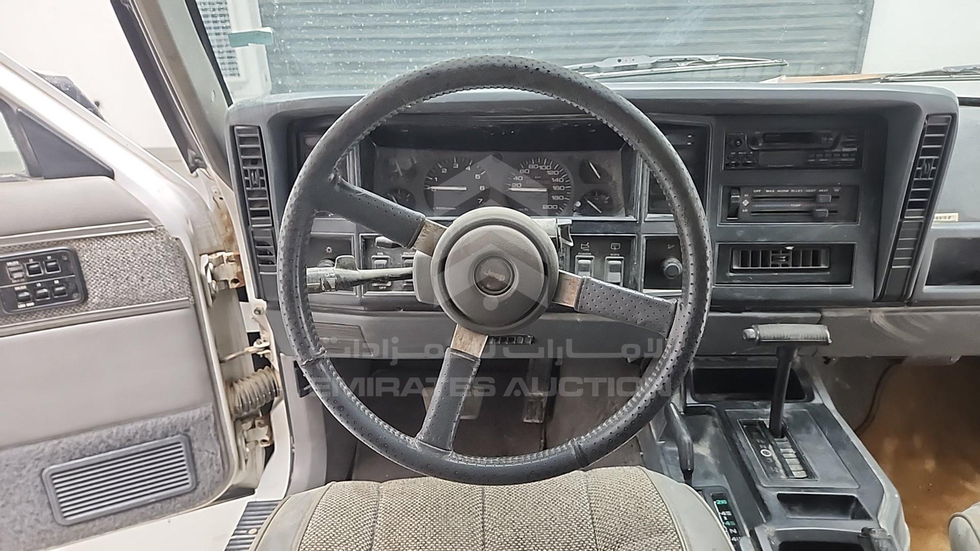 1994 JEEP CHEROKEE VIN: 1J4FJ28V1RL117420