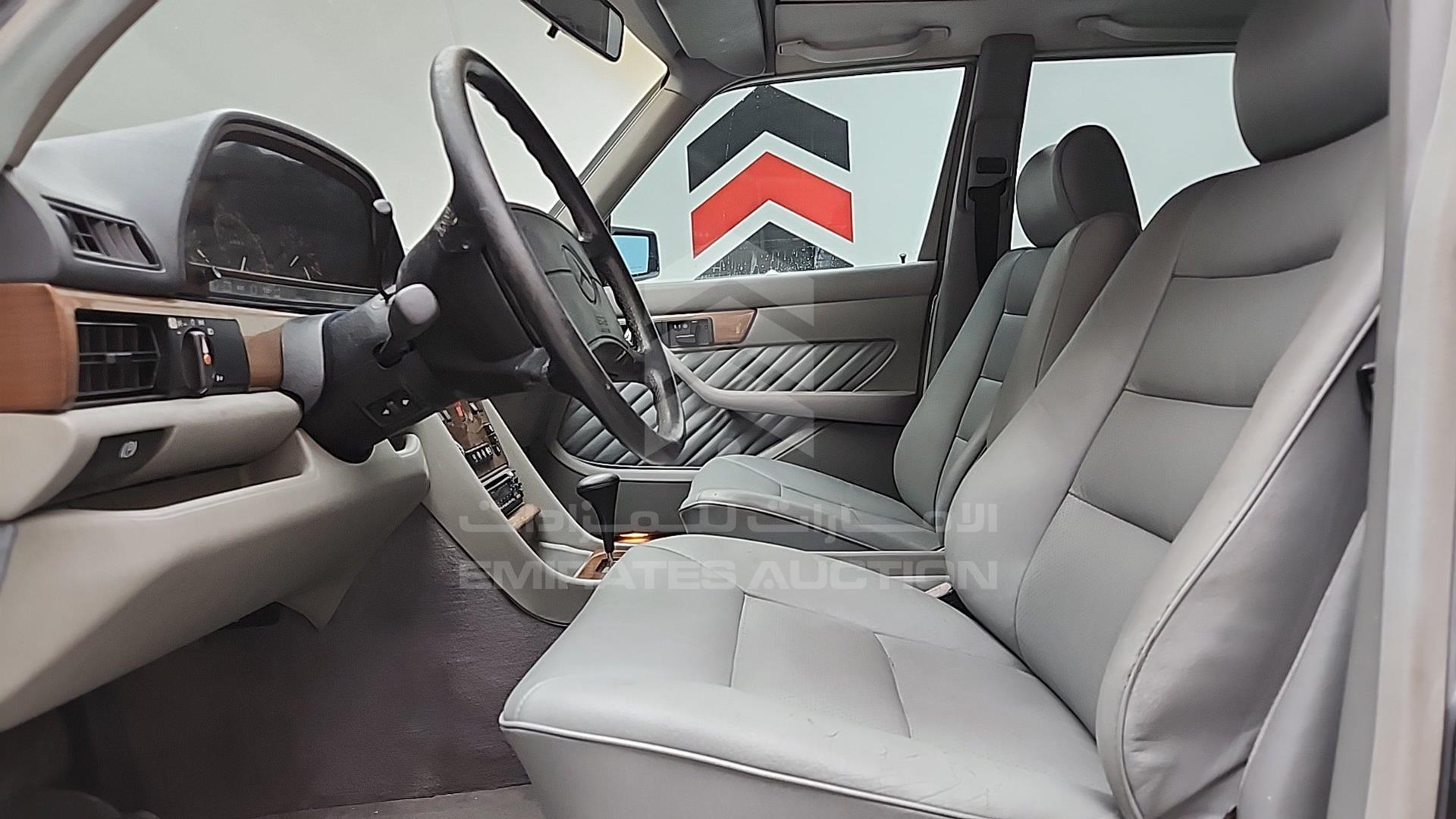 1989 MERCEDES 300 VIN: WDBCA24D0KA438919