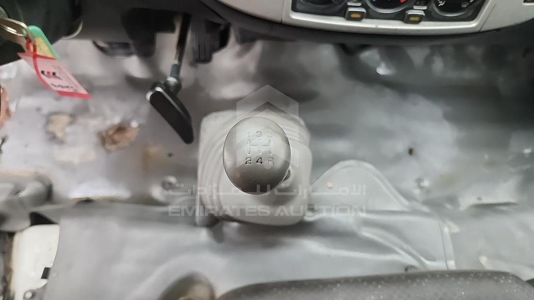 نيسان أورفان 2012 — زاوية ناقل الحركة — صورة 12
