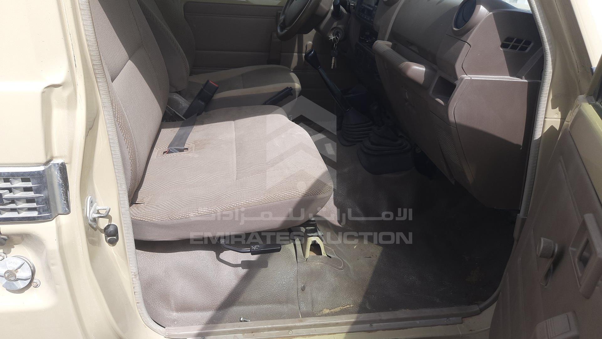2014 TOYOTA LAND CRUISER VIN: JTFLU71J5E4319550