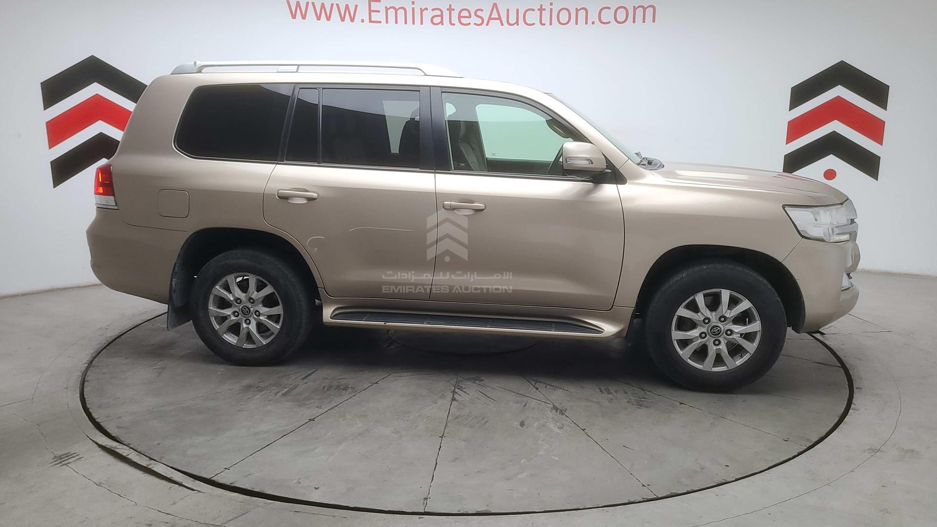 2016 TOYOTA LAND CRUISER VIN: JTMHU01JXG4126352