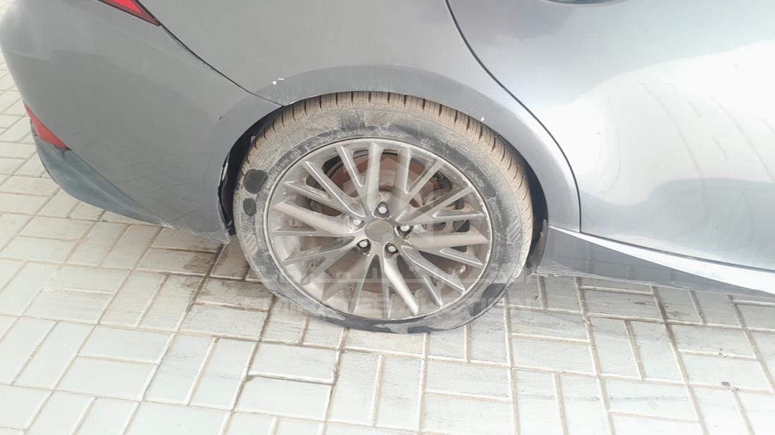 لكزس اى اس 250 2014 — الباب الخلفي الأيمن — صورة 31