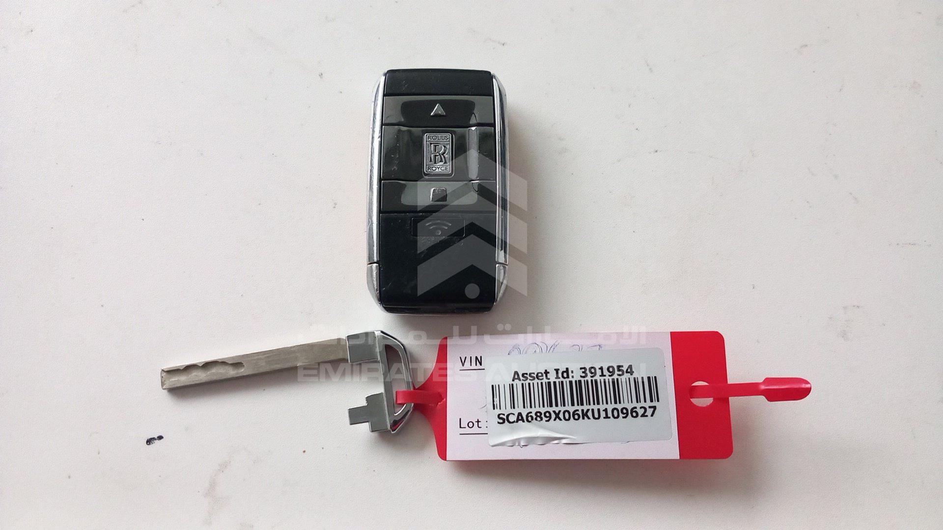 2019 ROLLS-ROYCE CULLINAN VIN: SCA689X06KU109627