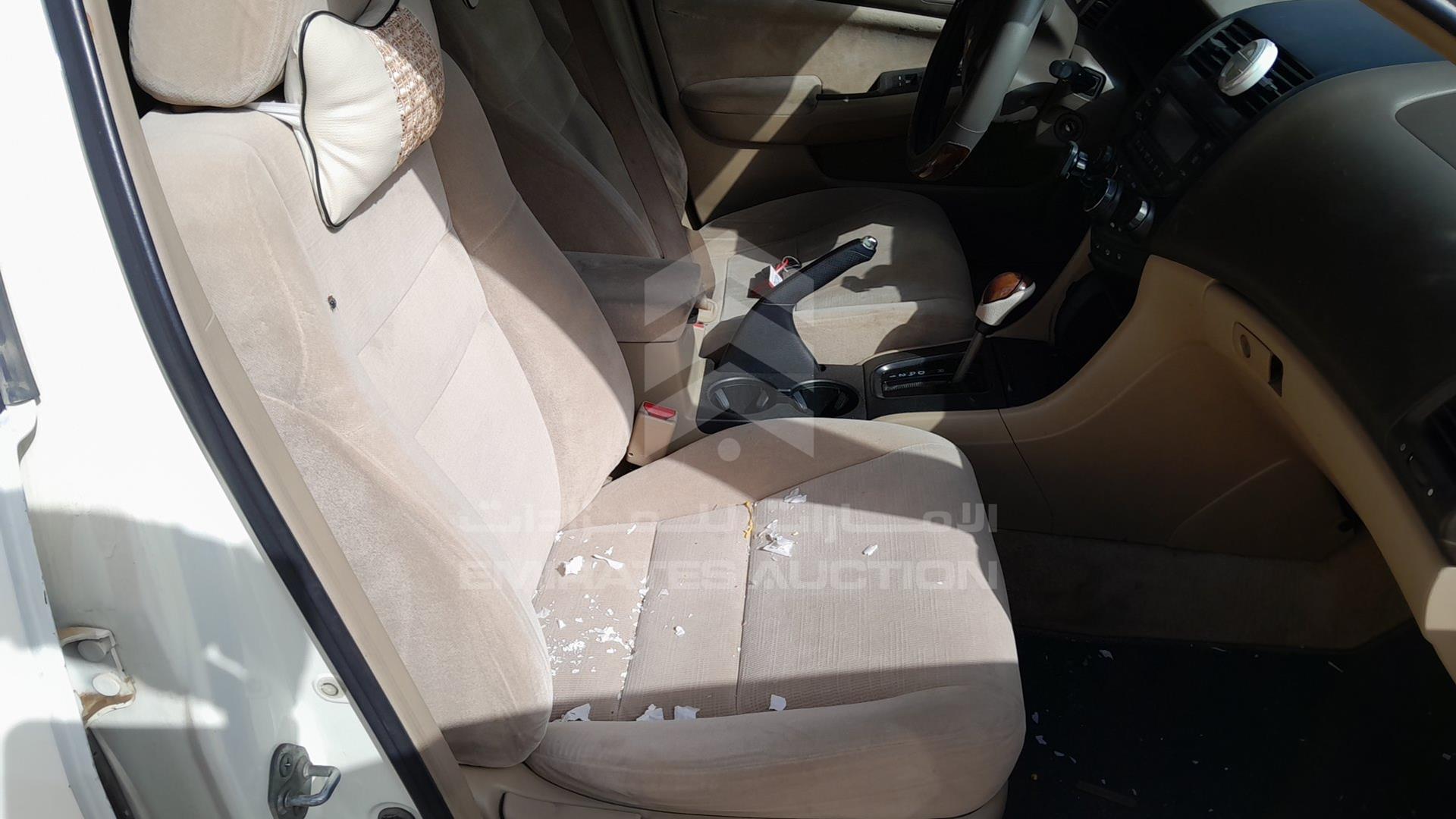 2006 HONDA ACCORD VIN: JHMCM56586C404512