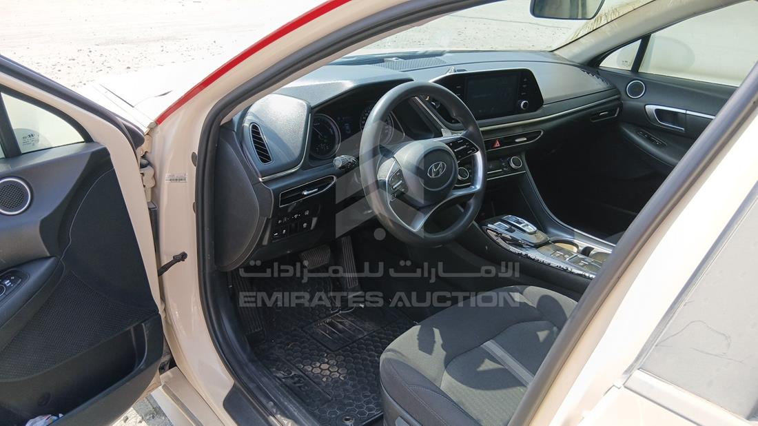 2021 Hyundai Sonata Hybrid — Front Left Driver Dashboard View — Photo 12