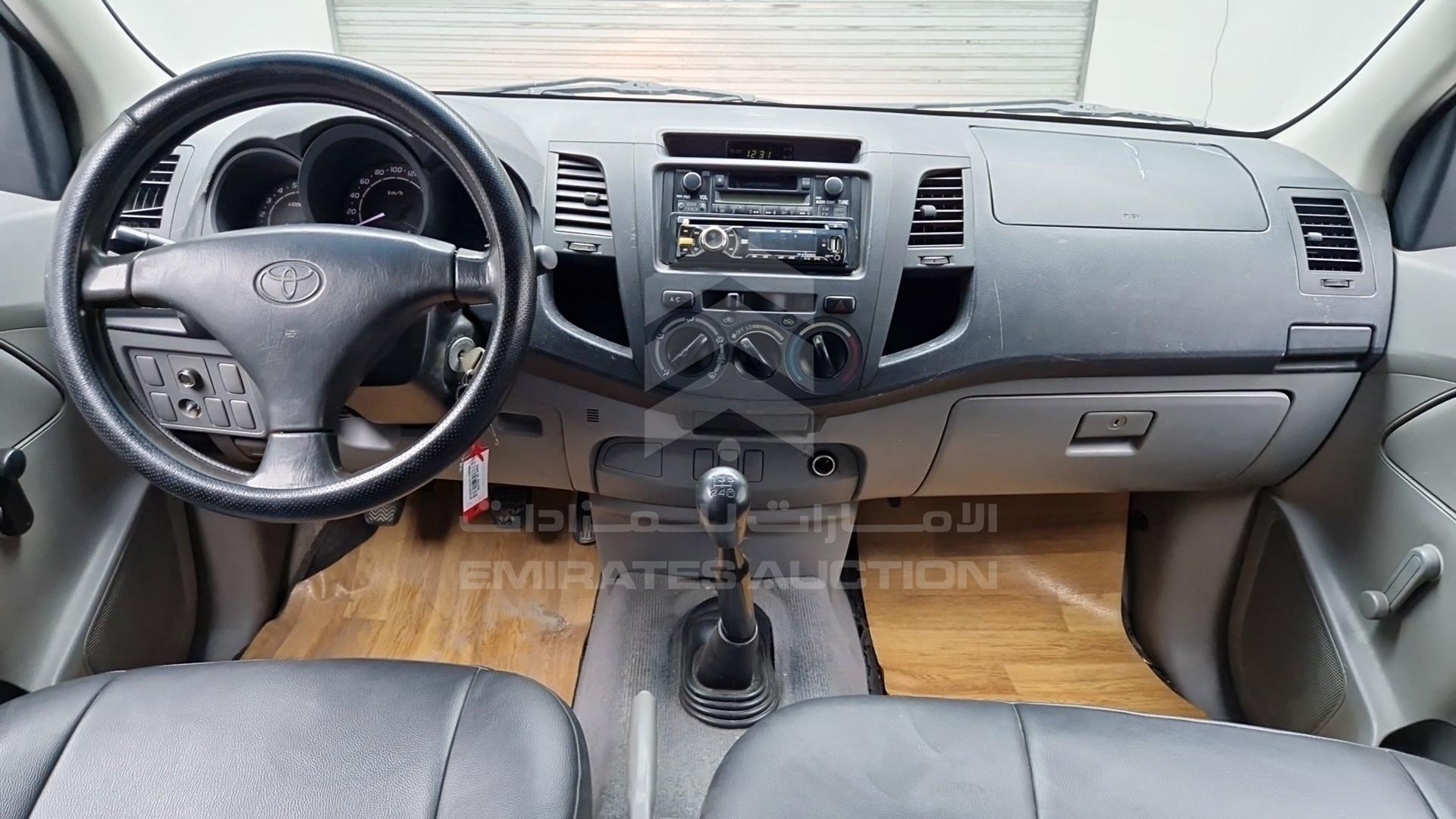2008 TOYOTA HILUX VIN: MR0EX12G782305420