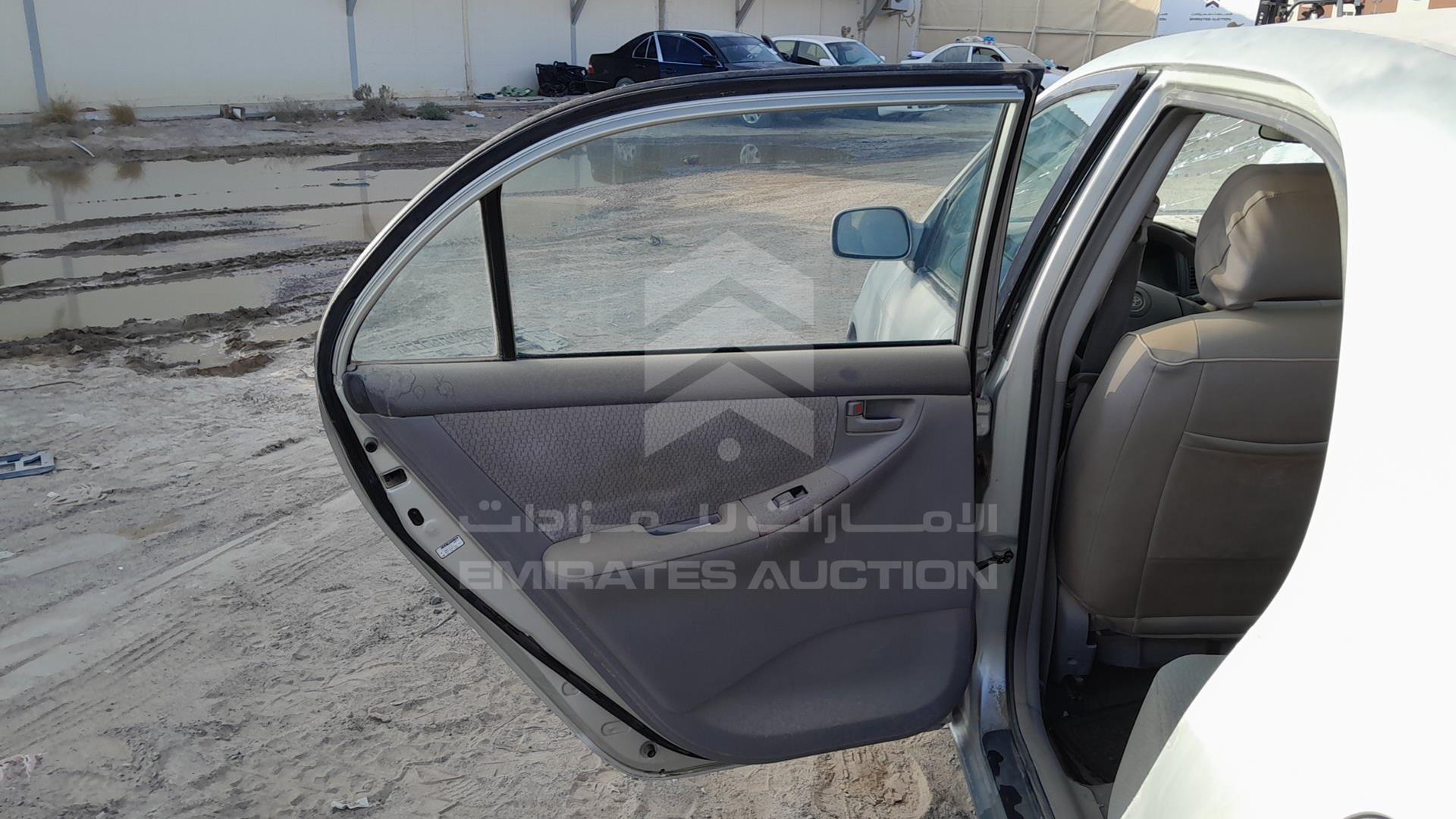 2004 TOYOTA COROLLA VIN: JTDBR38E542030881