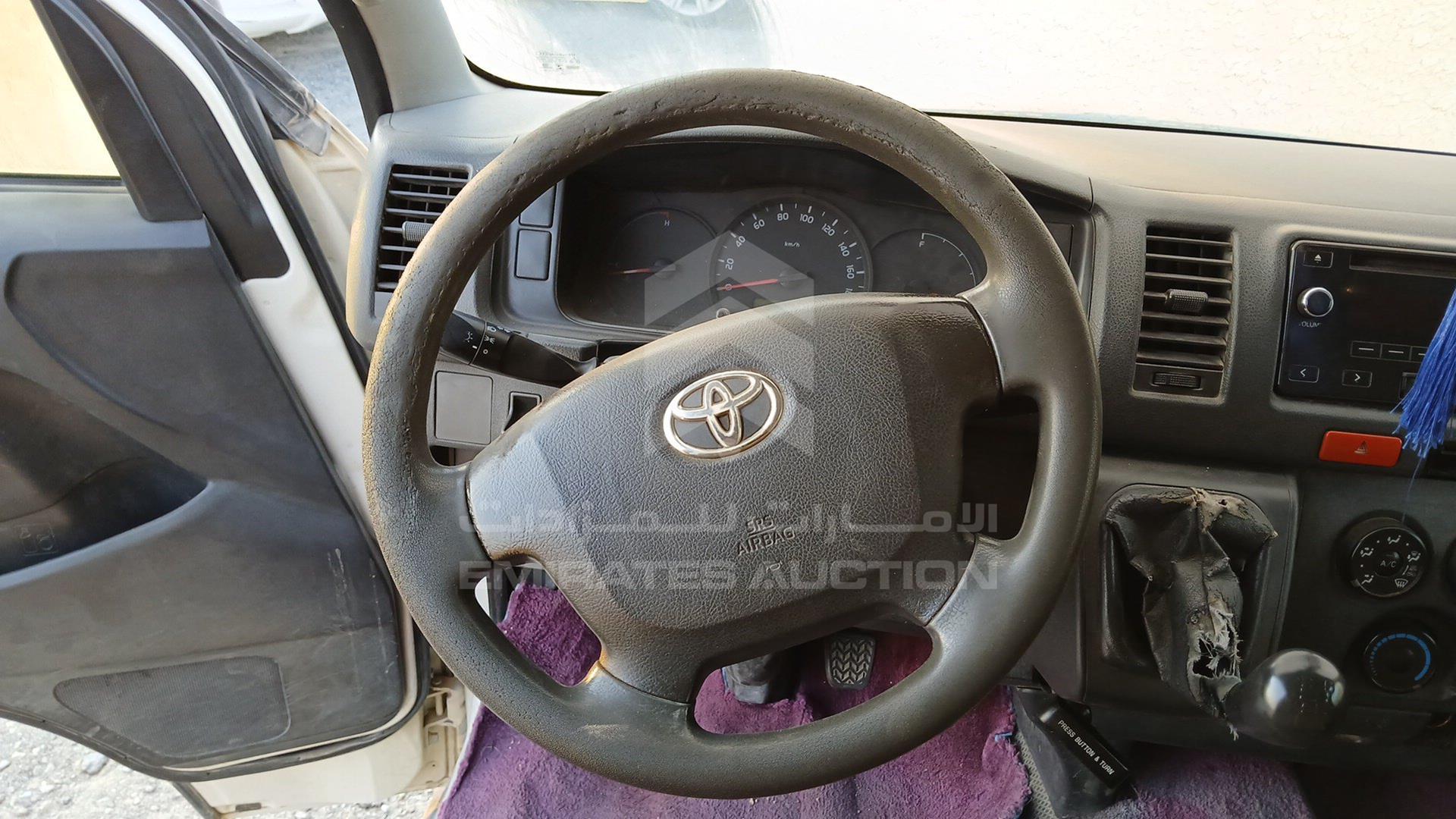 2015 TOYOTA HIACE VIN: JTFHX02P2F0094844