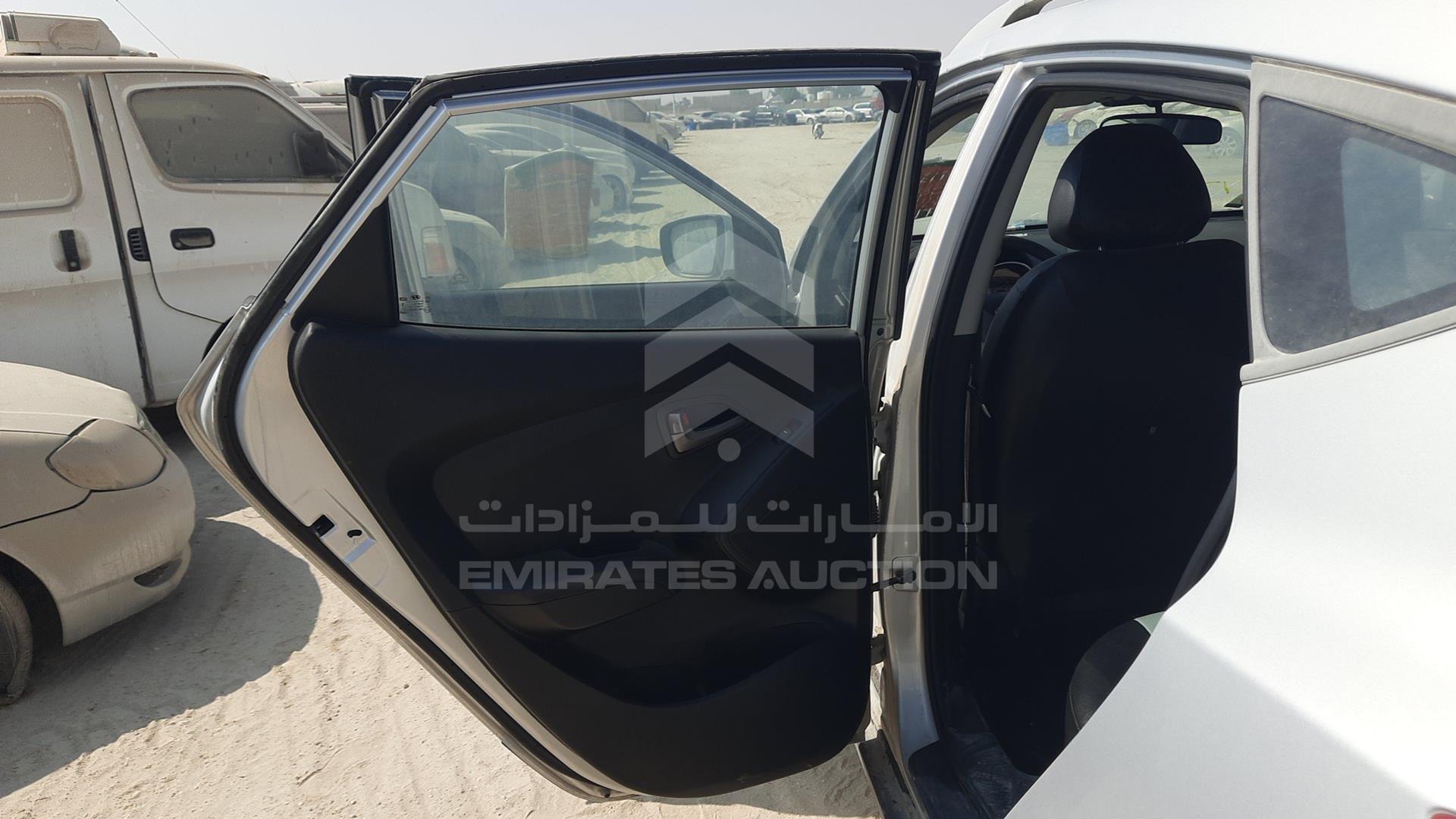 2015 HYUNDAI TUCSON VIN: KMHJT81E7FU056065