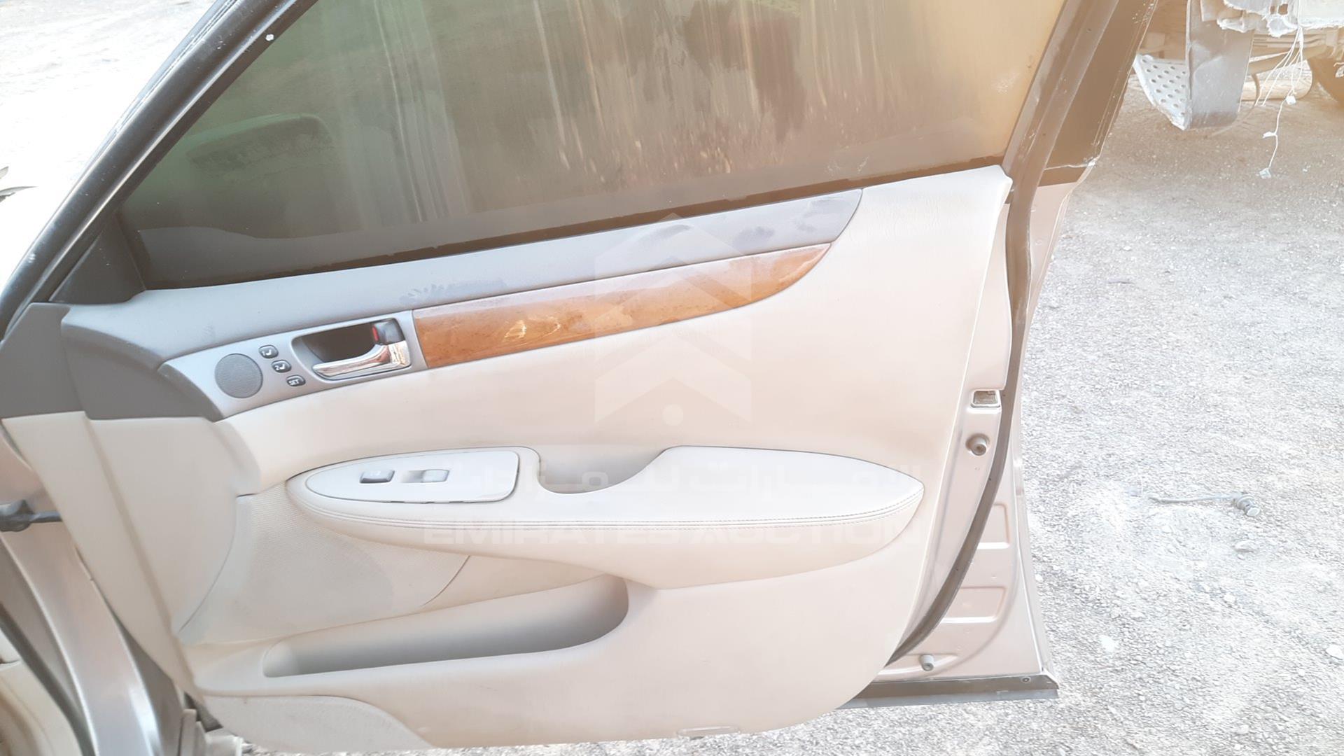 2005 LEXUS ES 330 VIN: JTHBA30G855141279