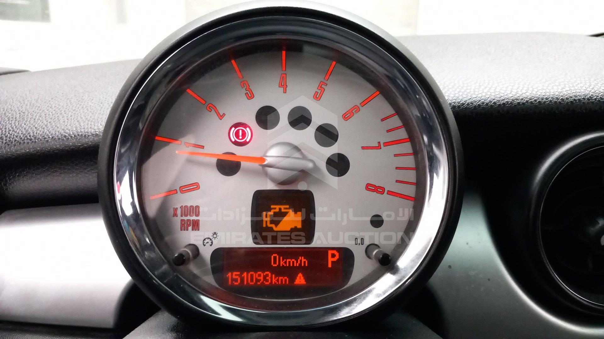 2011 MINI COOPER S VIN: WMWSV3107BTY67162