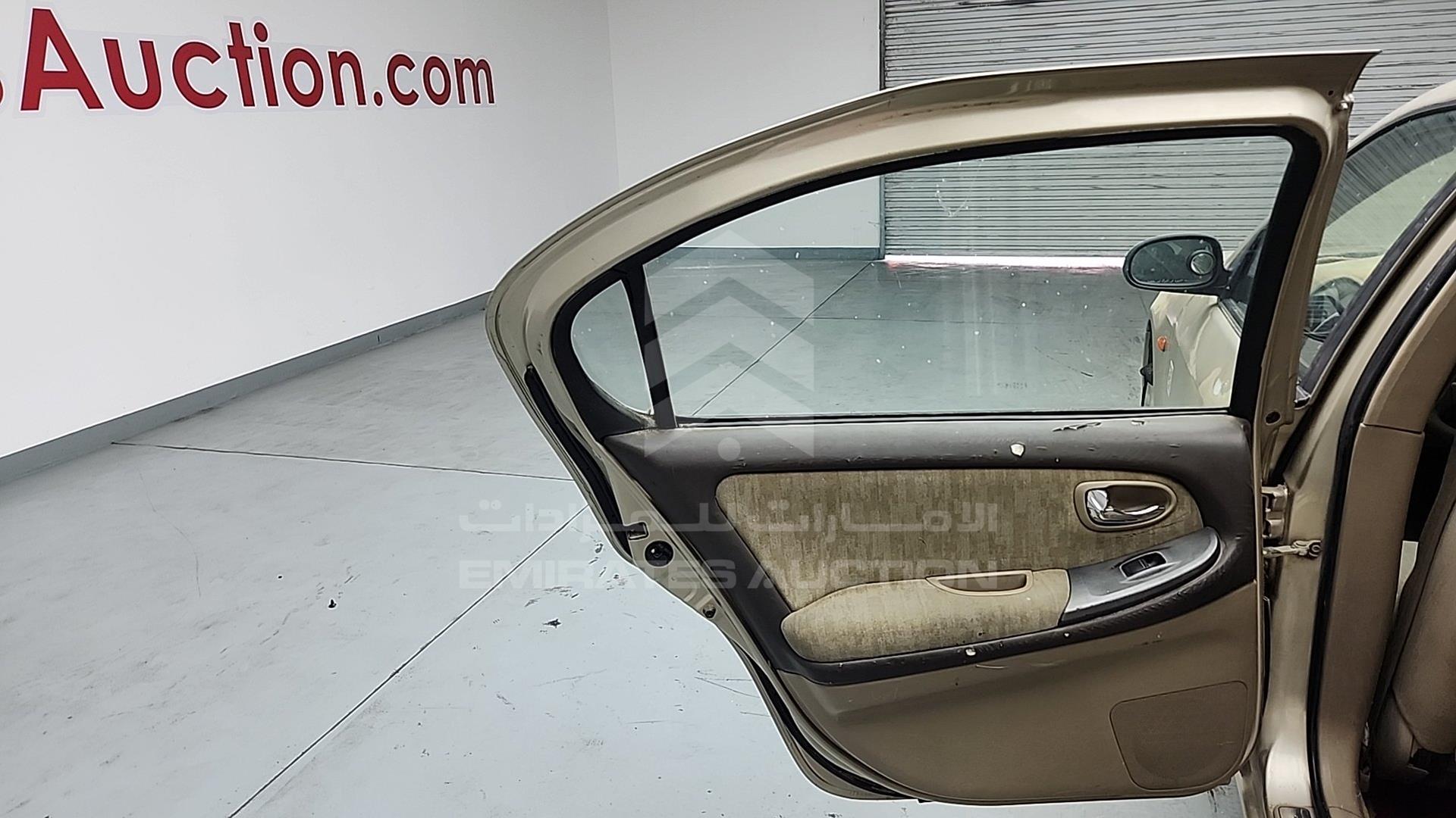 2002 NISSAN MAXIMA VIN: JN1CA31SX2T574847
