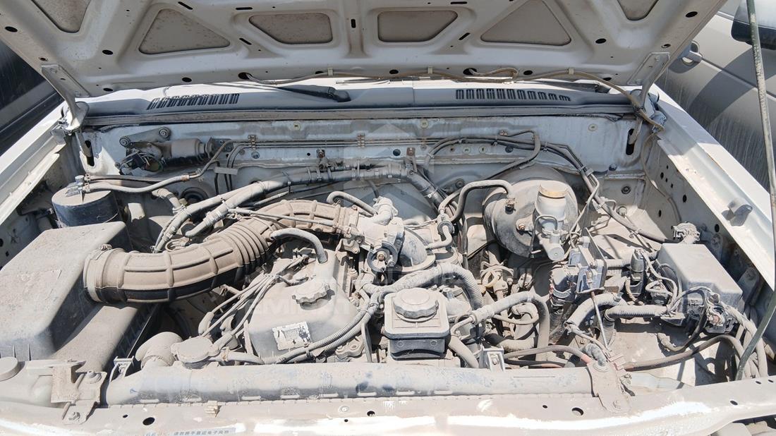 2013 Dong Feng - Scrap without document — Engine Bay — Photo 11