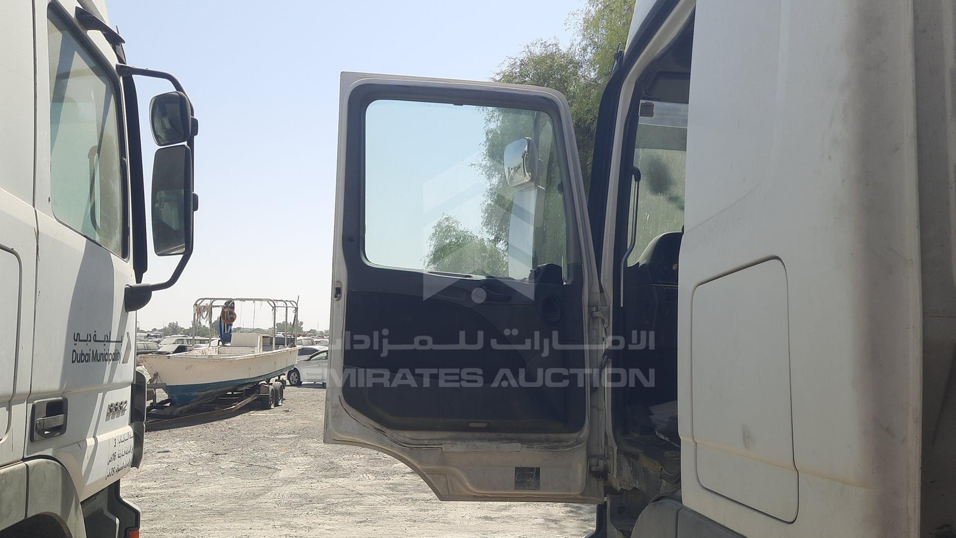 2007 MERCEDES ACTROS VIN: WDAKHCAA77L185816