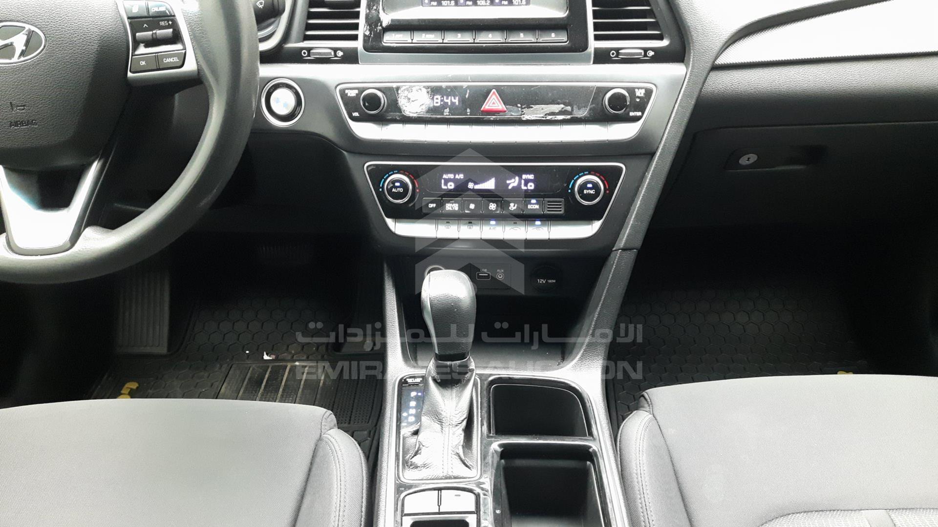 2018 HYUNDAI SONATA VIN: KMHE24139JA081992
