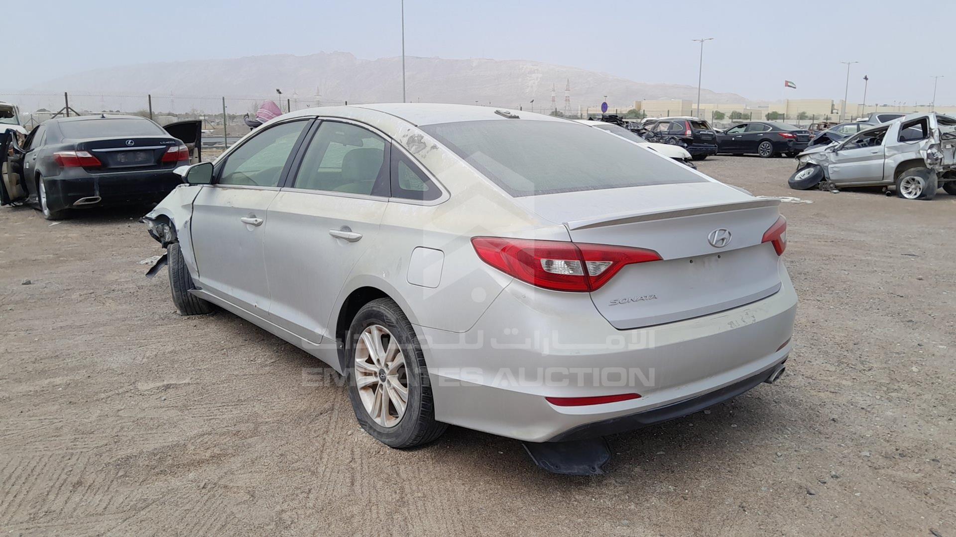 2015 HYUNDAI SONATA VIN: 5NPE24AF3FH001682