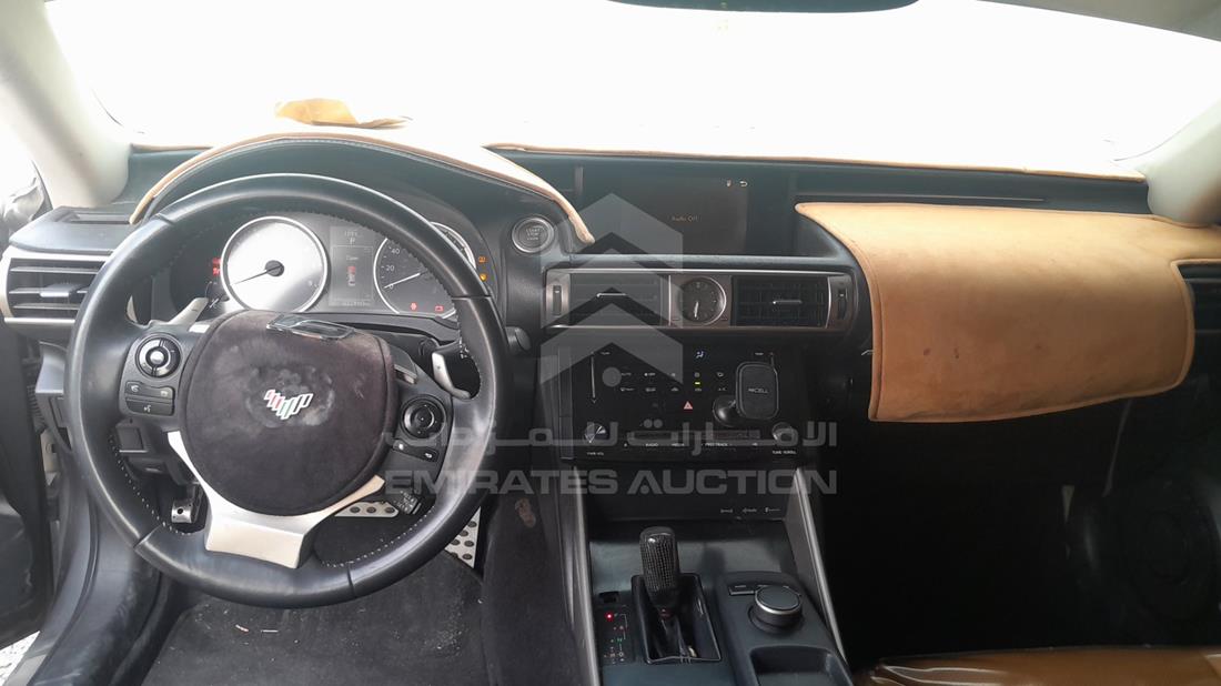 لكزس اى اس 250 2014 — زاوية الواجهة الكاملة — صورة 17