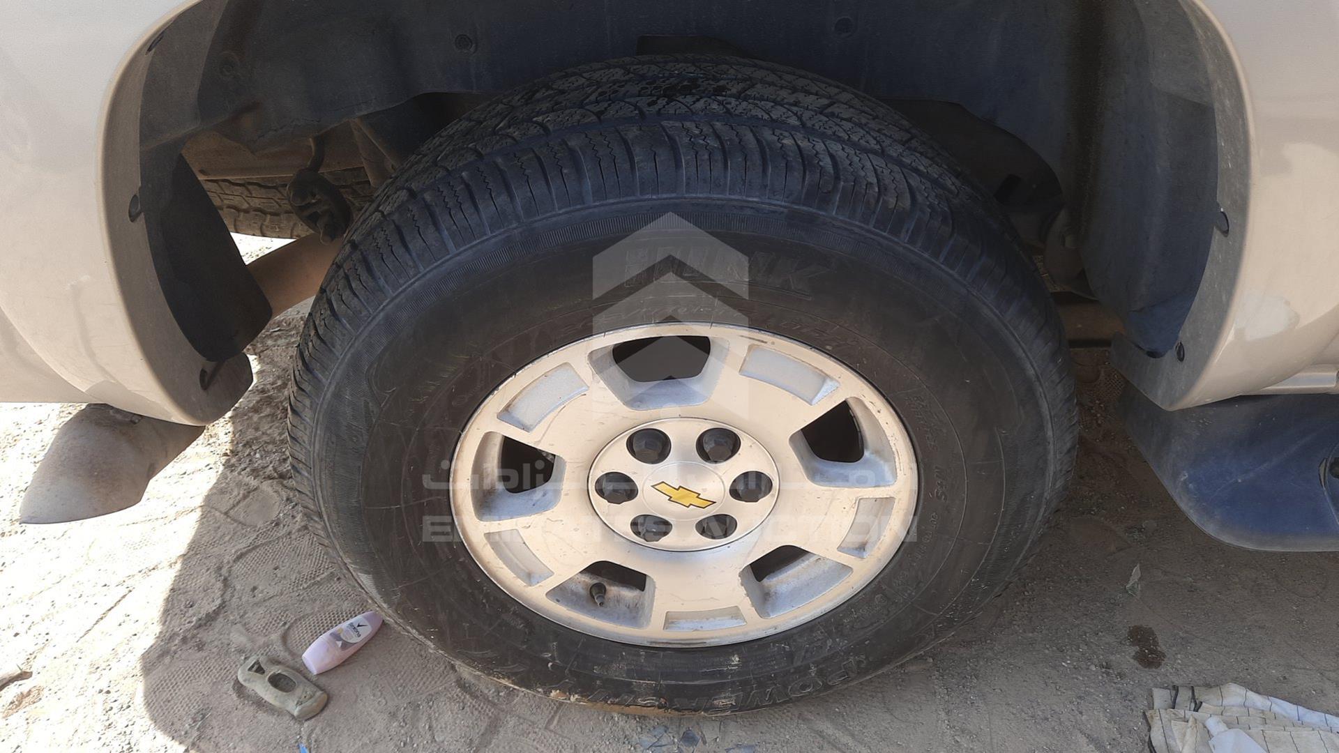 2004 CHEVROLET SUBURBAN VIN: 1GNFK16T44J145013