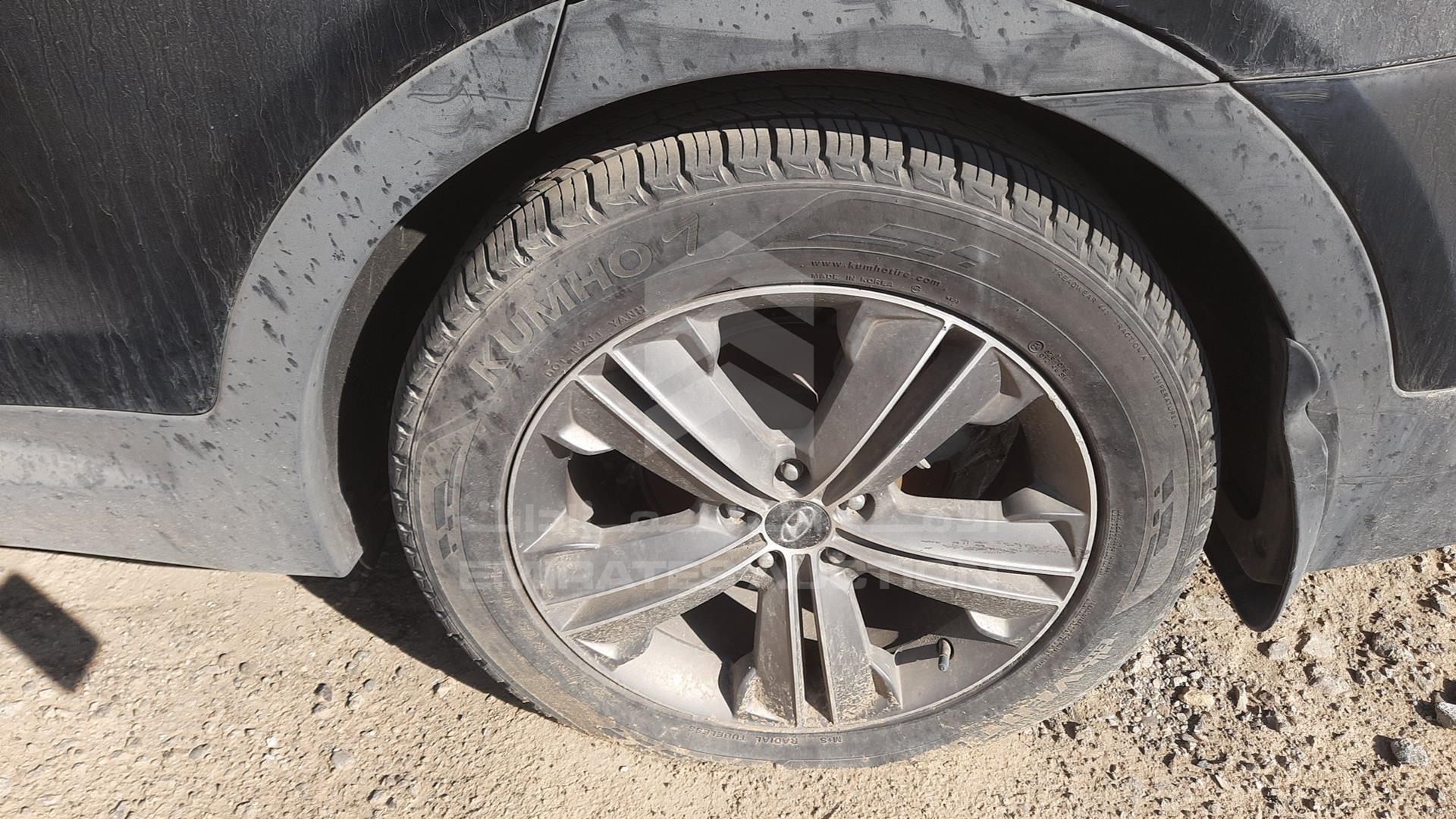 2014 HYUNDAI SANTA FE VIN: KMHSN81E3EU030365