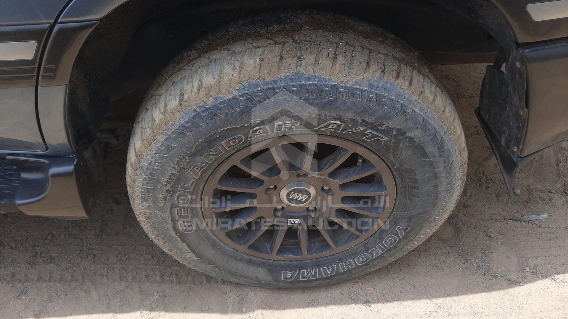 2005 TOYOTA LAND CRUISER VIN: JTEHT05J852069778