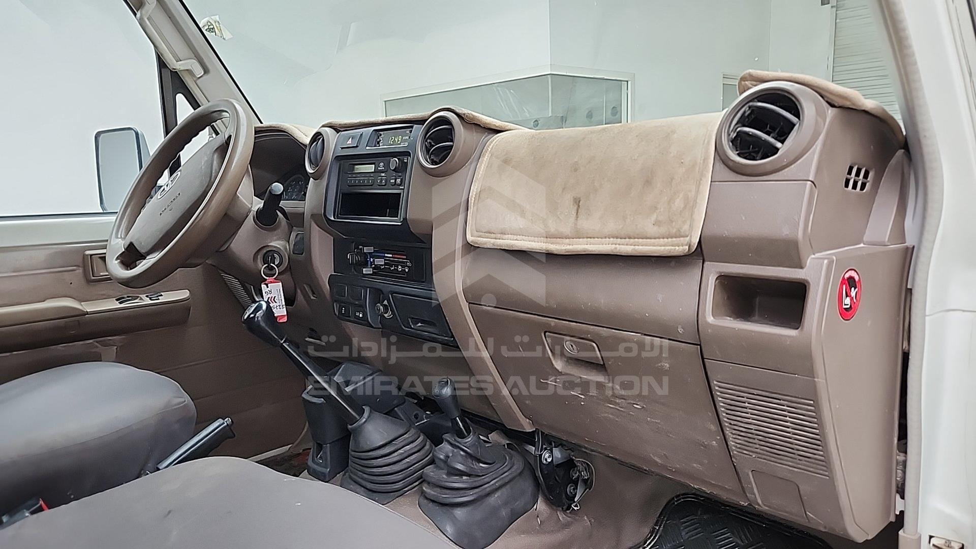 2018 TOYOTA LAND CRUISER VIN: JTFLV73J0J7503183