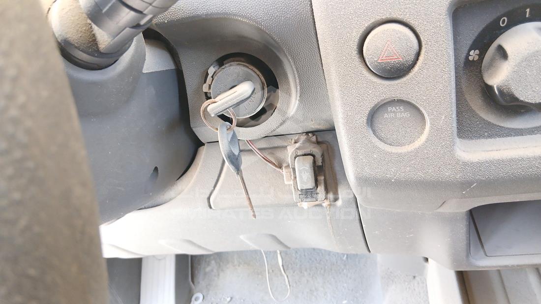 2008 Nissan Navara — Keys — Photo 4