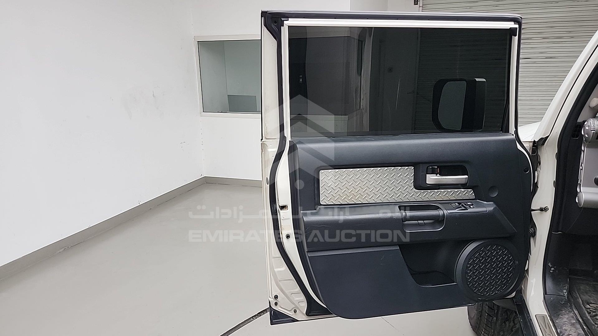 2008 TOYOTA FJ CRUISER VIN: JTEBU11F18K035244