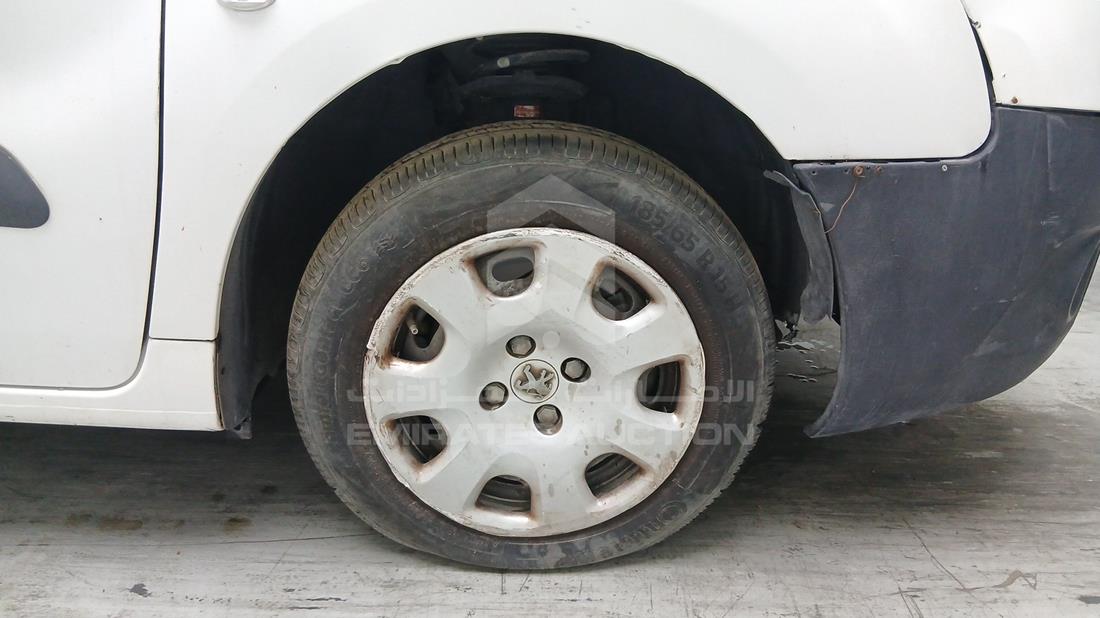 2015 Peugeot Partner — Front Right Tyre — Photo 32