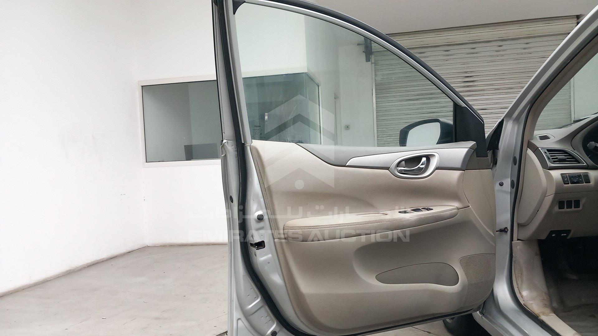 2015 NISSAN TIIDA VIN: MNTBC2C98F6006777
