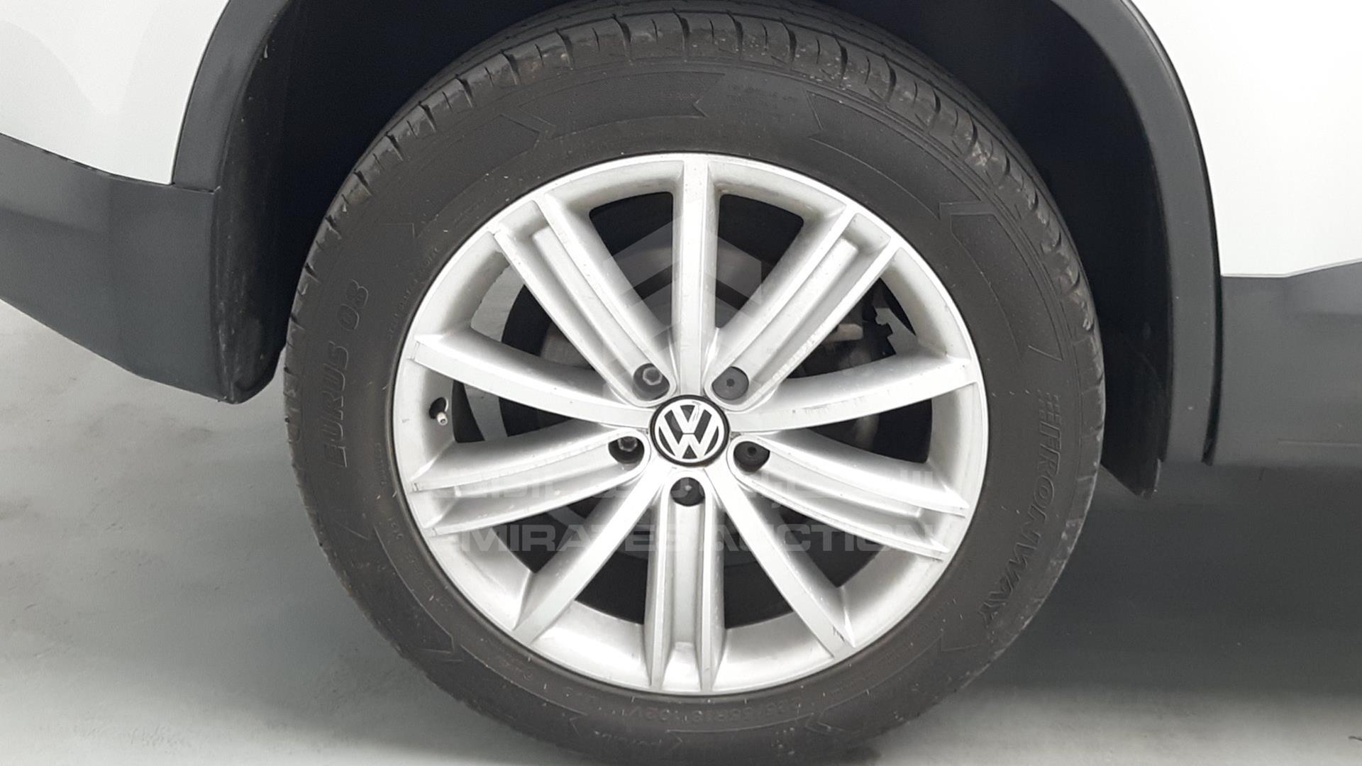 2009 VOLKSWAGEN TIGUAN VIN: WVGCE15N29W069870