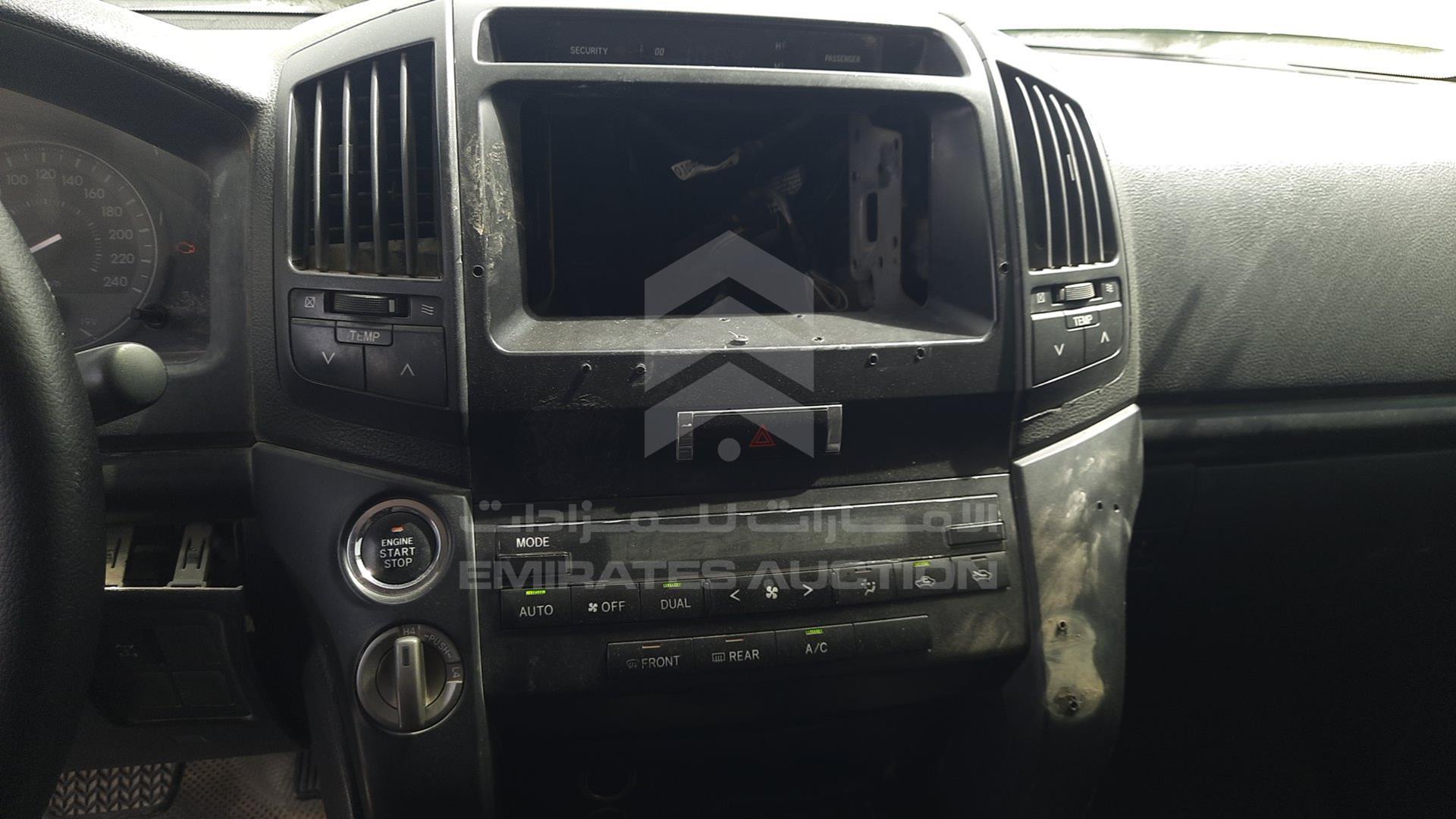 2011 TOYOTA LAND CRUISER VIN: JTMDU09J9B4034810