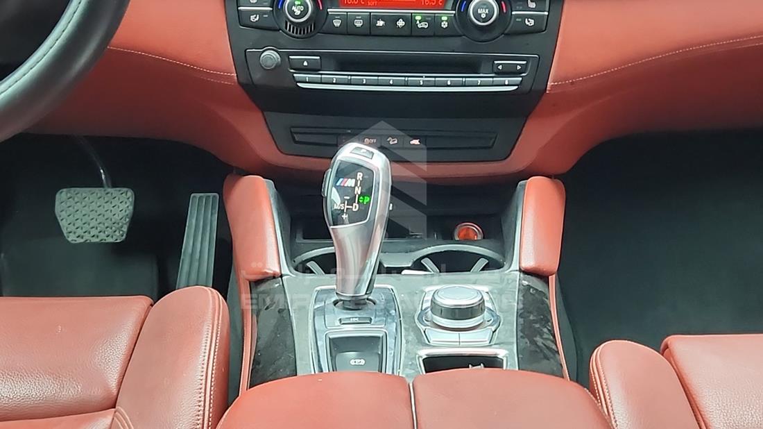 2010 BMW X6 — Gear View — Photo 16