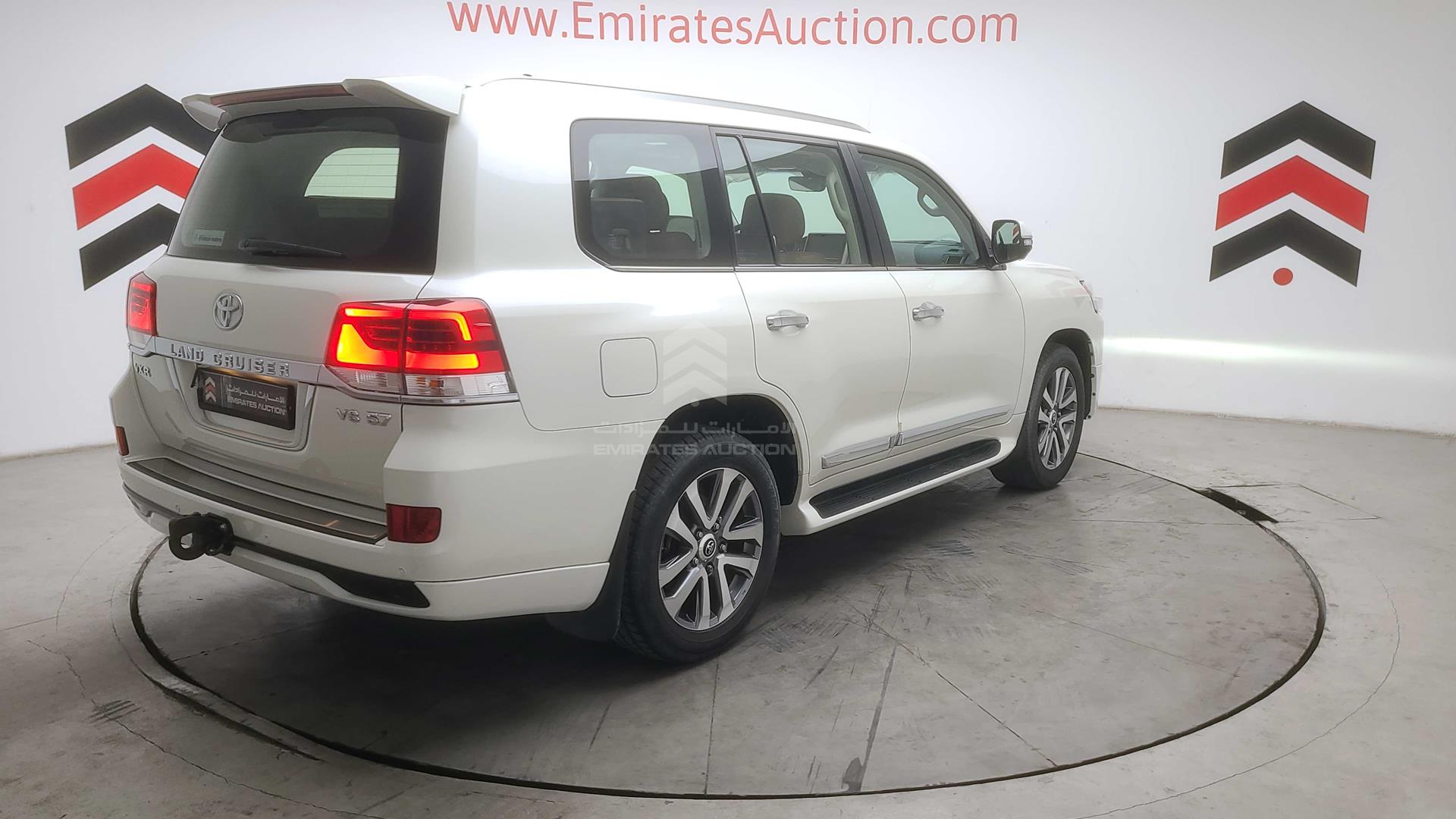 2017 TOYOTA LAND CRUISER VIN: JTMHY05J3H4054037