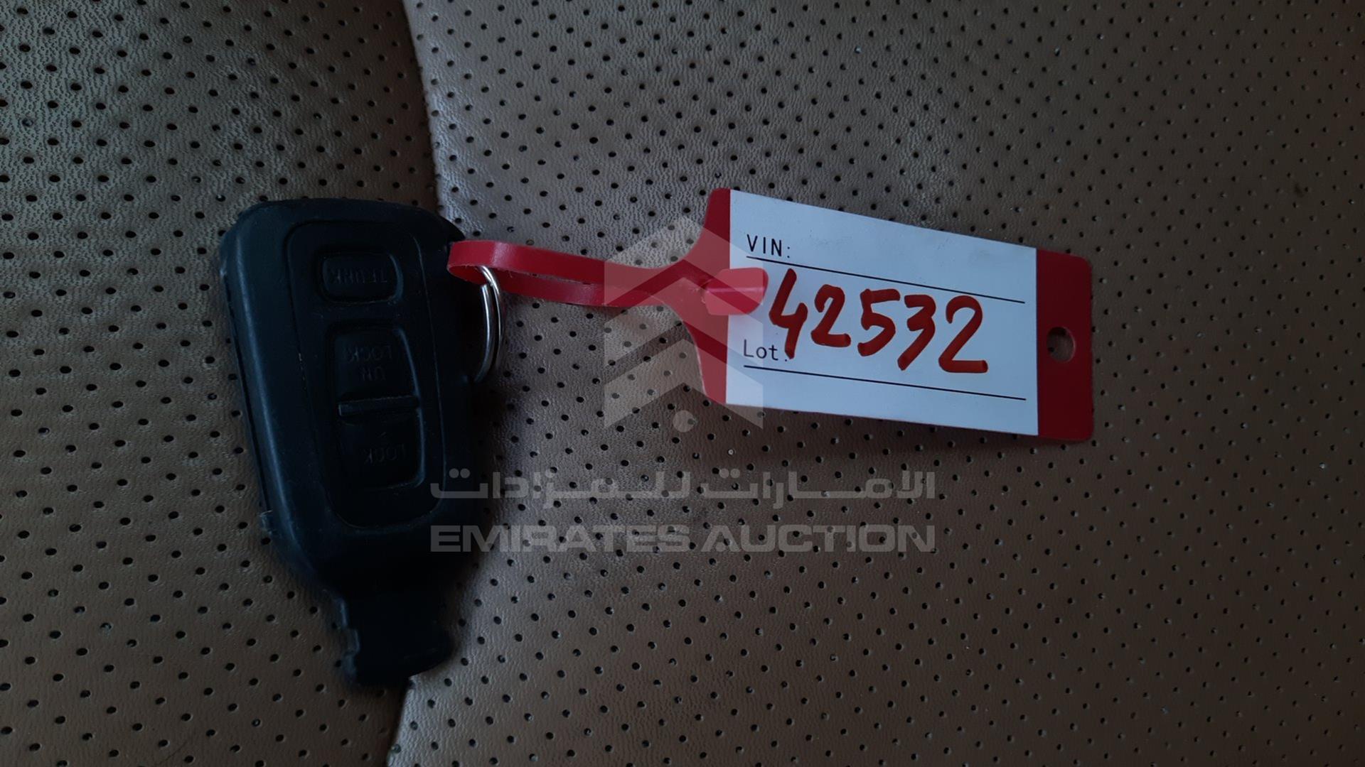 0 LEXUS LS 430 VIN: JTHBN30F600067684