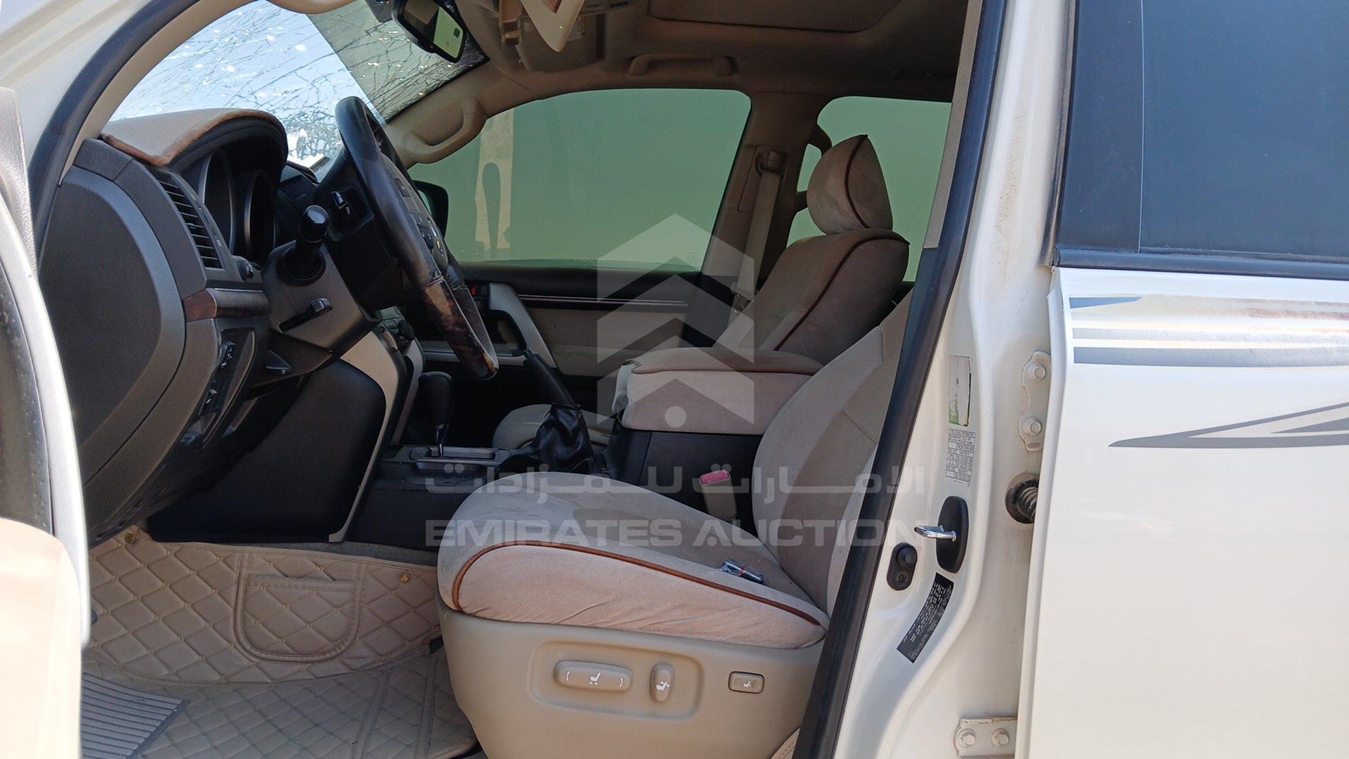 2011 TOYOTA LAND CRUISER VIN: JTMHT09J7B5093031