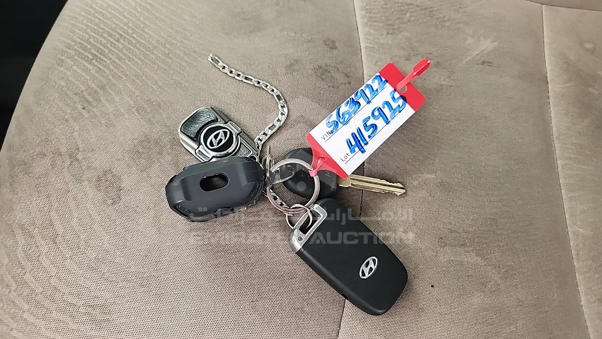 2015 HYUNDAI ELANTRA VIN: 5NPDH4AEXFH563922