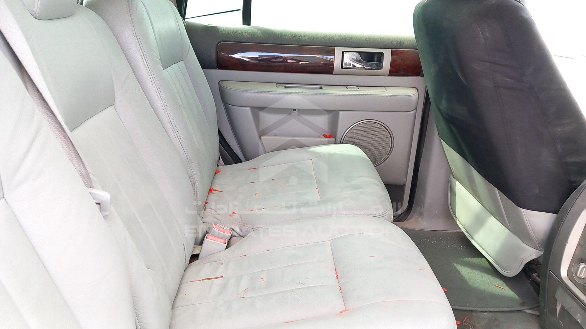 2005 LINCOLN NAVIGATOR VIN: 5LMFU285X5LJ21885