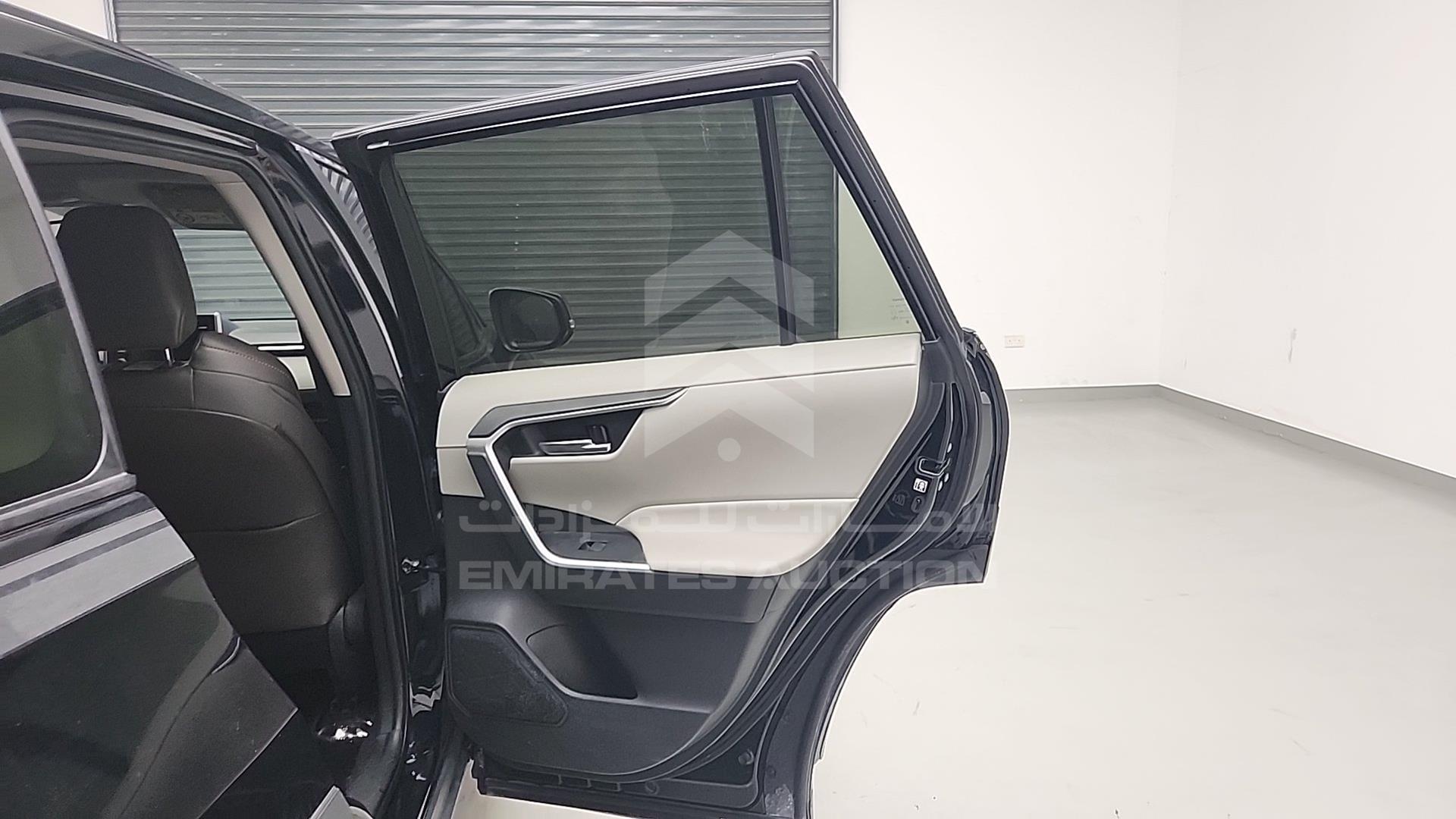 2021 TOYOTA RAV-4 VIN: JTMJ13FV1MD080154