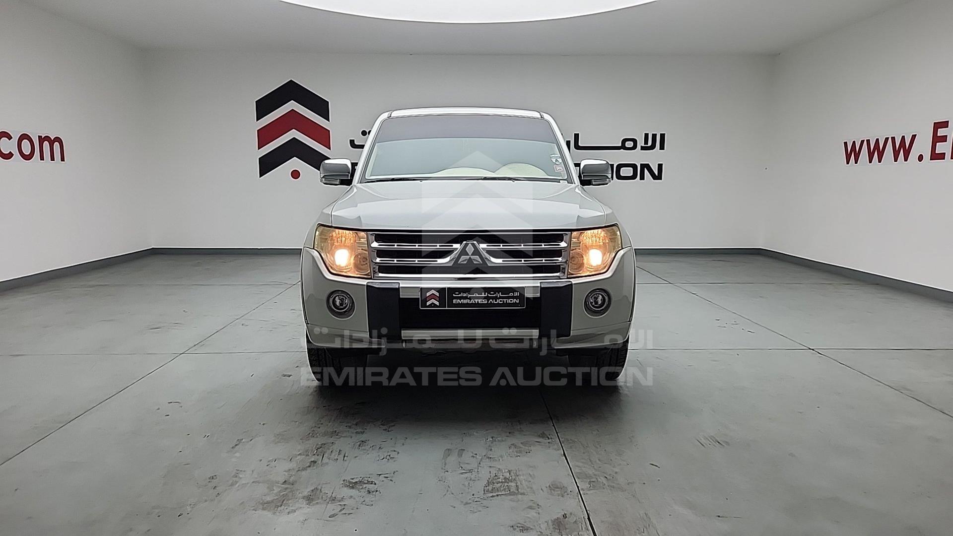 2011 MITSUBISHI PAJERO VIN: JMYLRV95WBJ701598