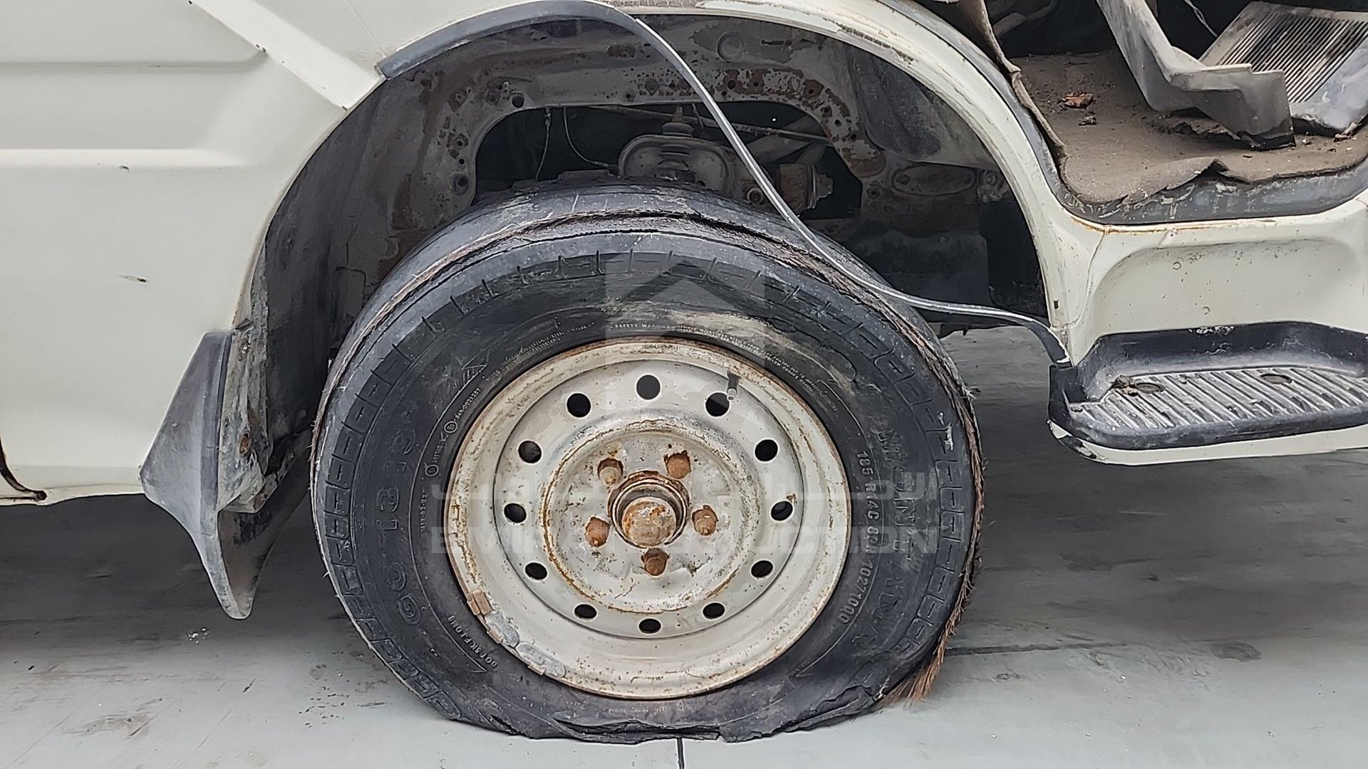 1996 TOYOTA HIACE VIN: RZH1150002818