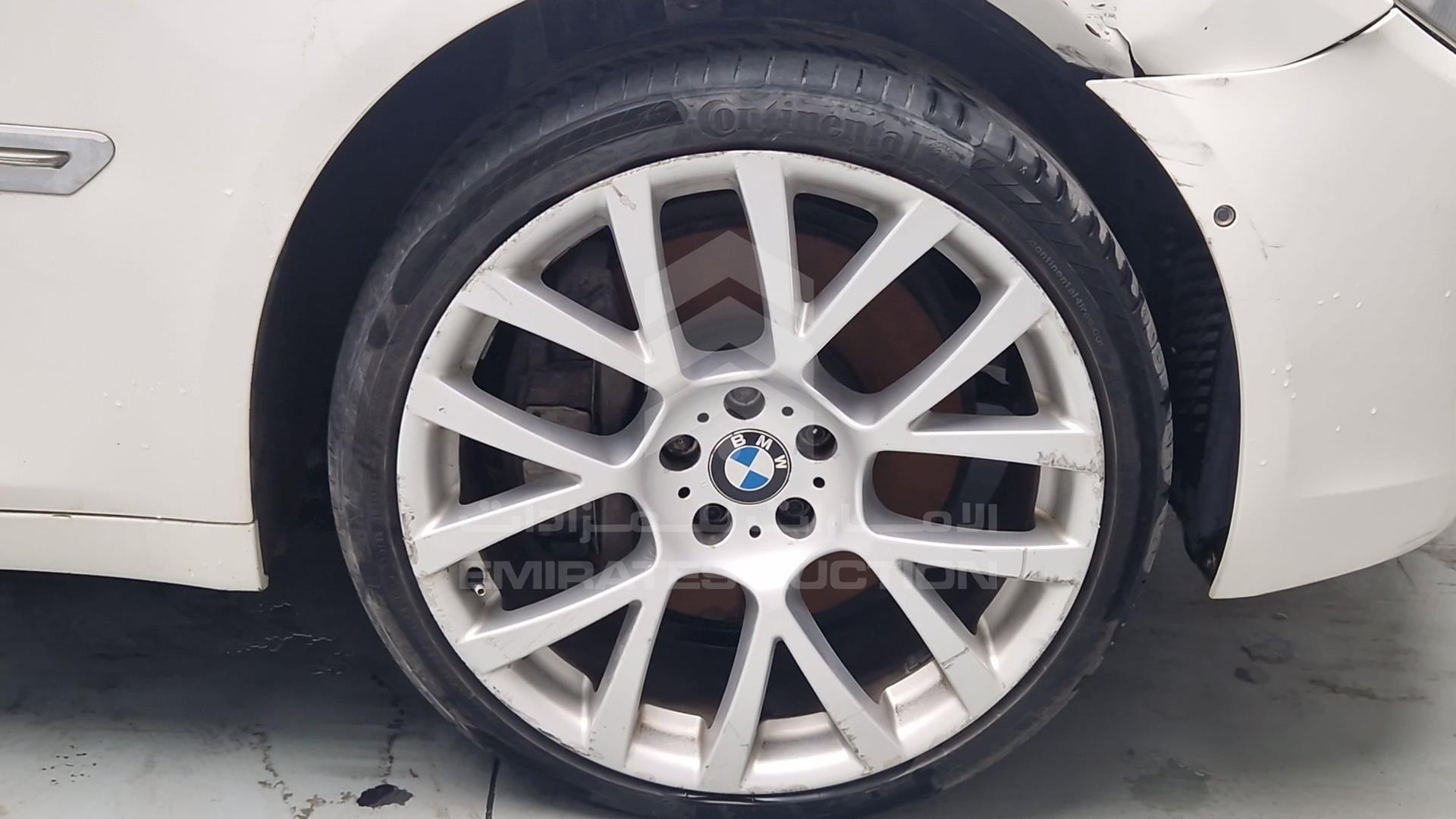 2011 BMW 750 VIN: WBAKB8101BC345410